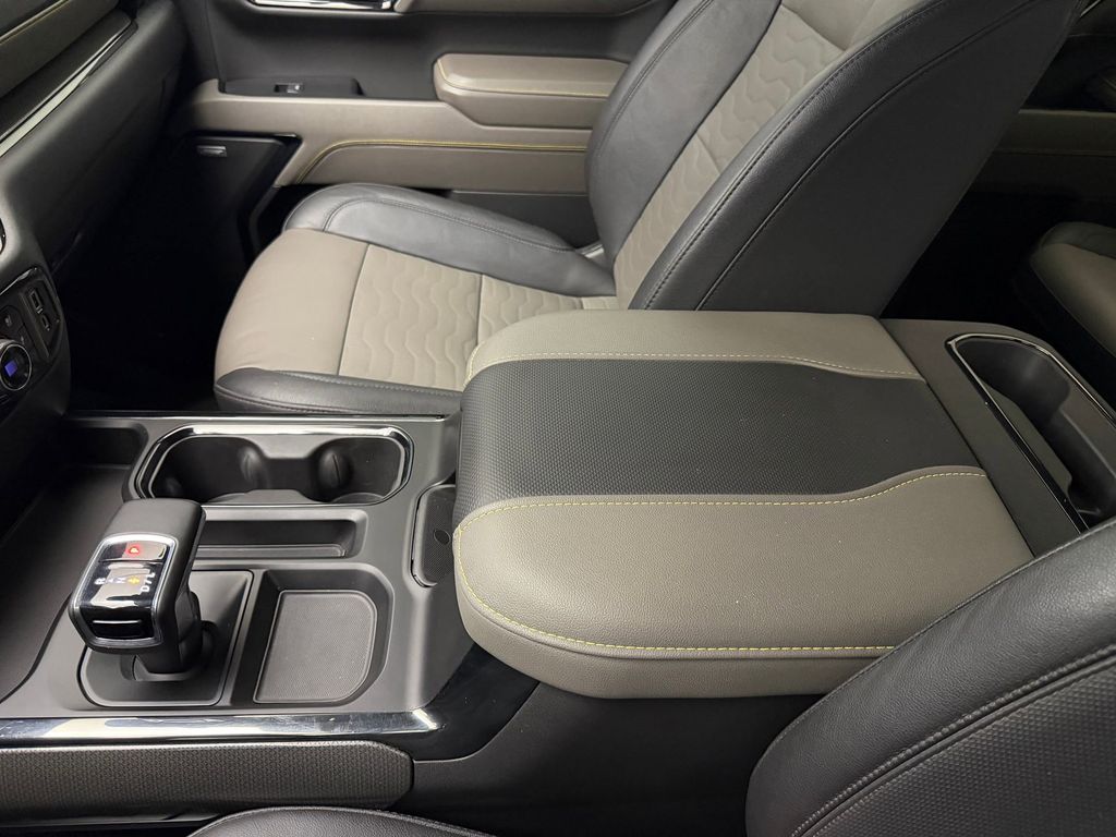 2023 Chevrolet Silverado 1500 ZR2 - Photo 30