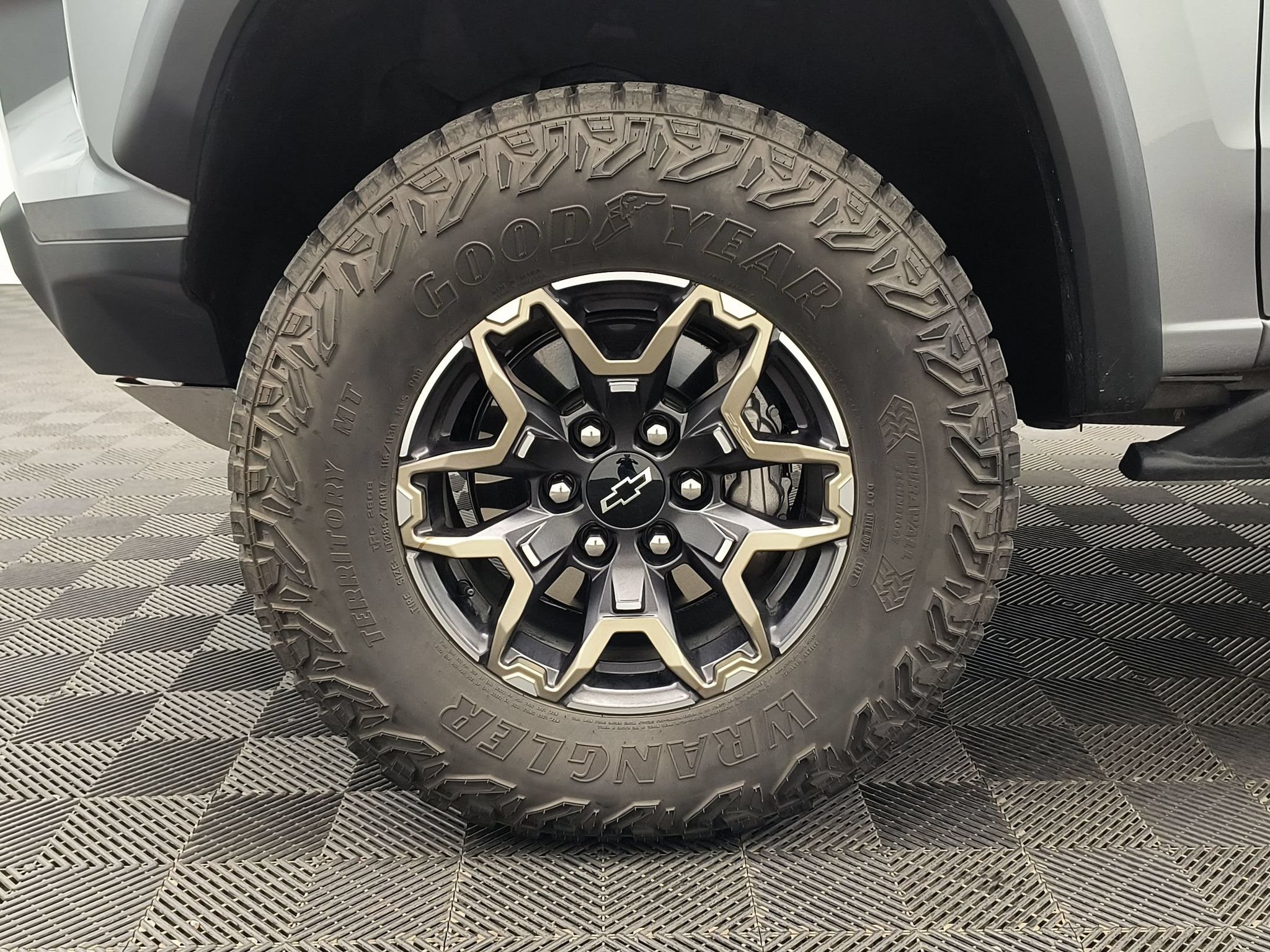 2024 Chevrolet Colorado ZR2 - Photo 11