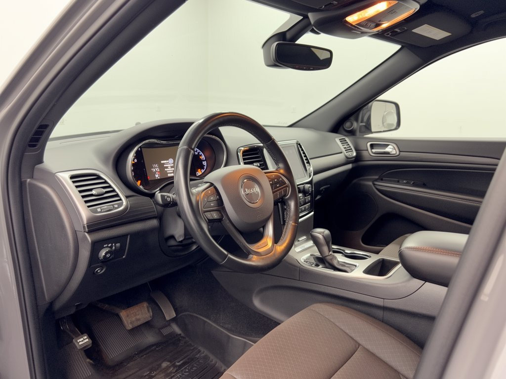 Used 2021 Jeep Grand Cherokee Laredo SUV