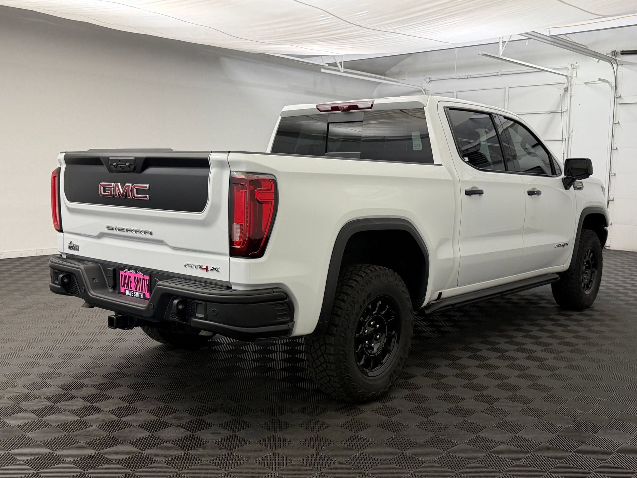 2024 GMC Sierra 1500 AT4X - Photo 8