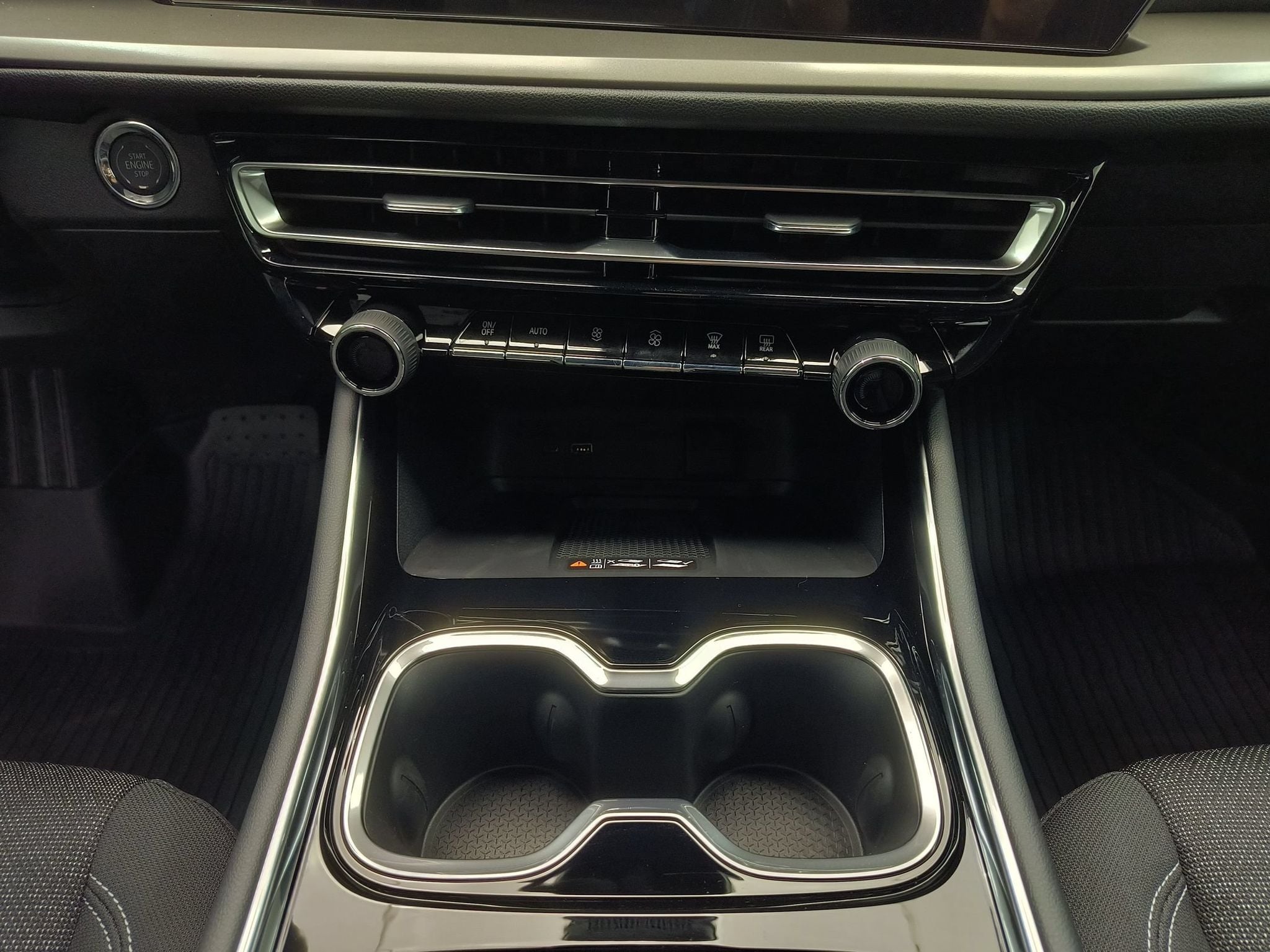 2027 Chevrolet Traverse LT - Photo 15