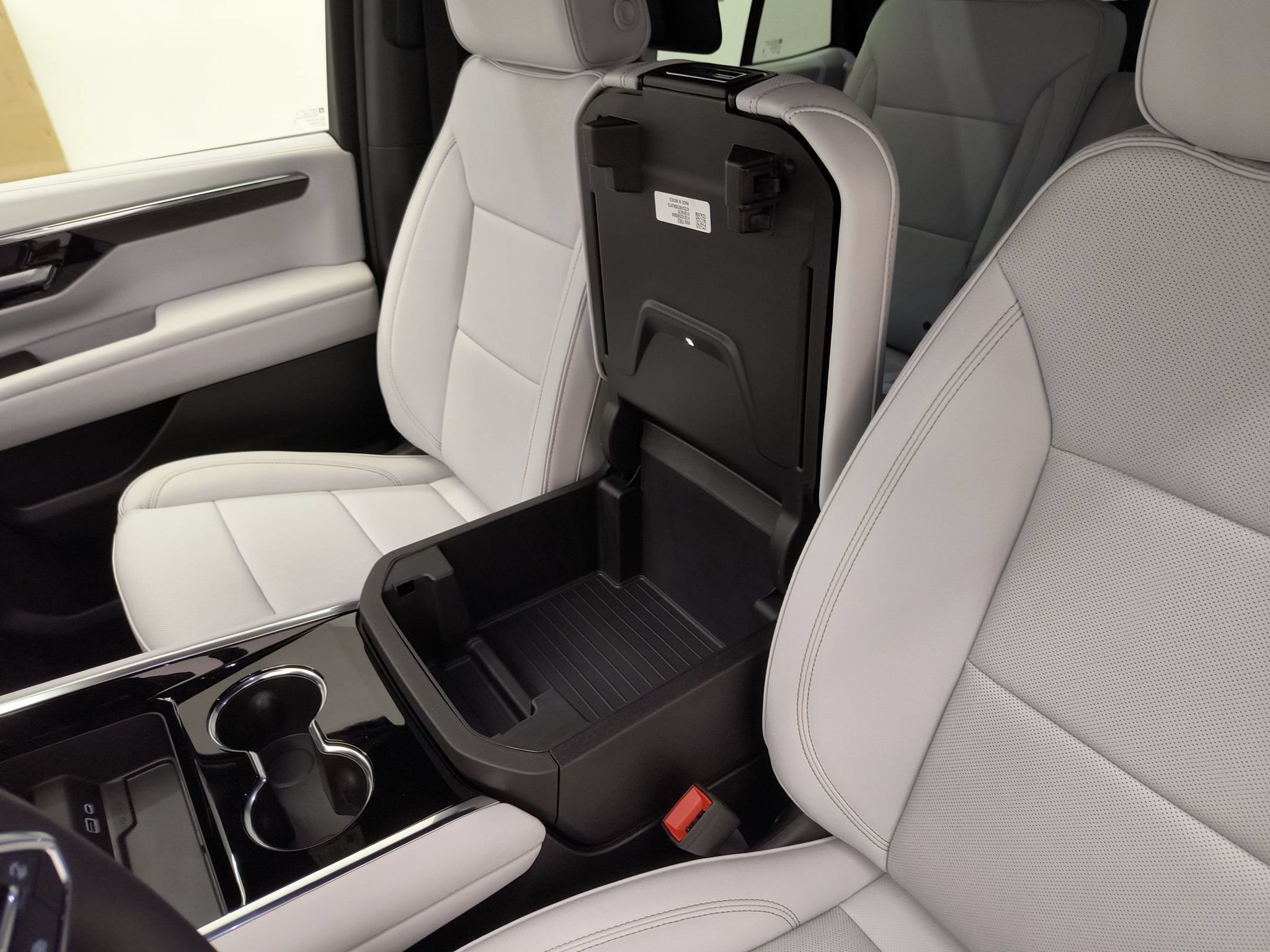 2026 Chevrolet Tahoe Premier - Photo 31