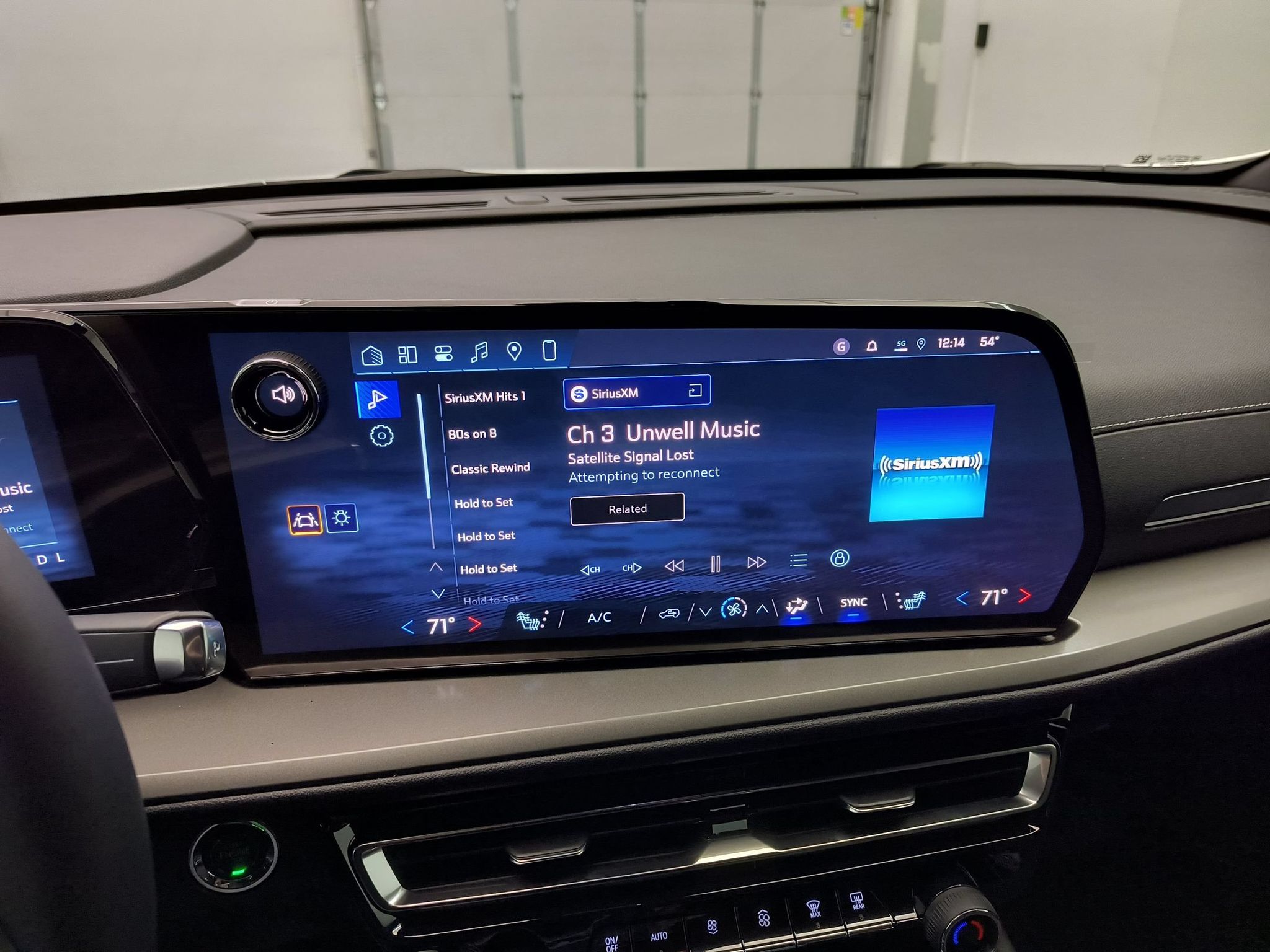 2027 Chevrolet Traverse LT - Photo 19