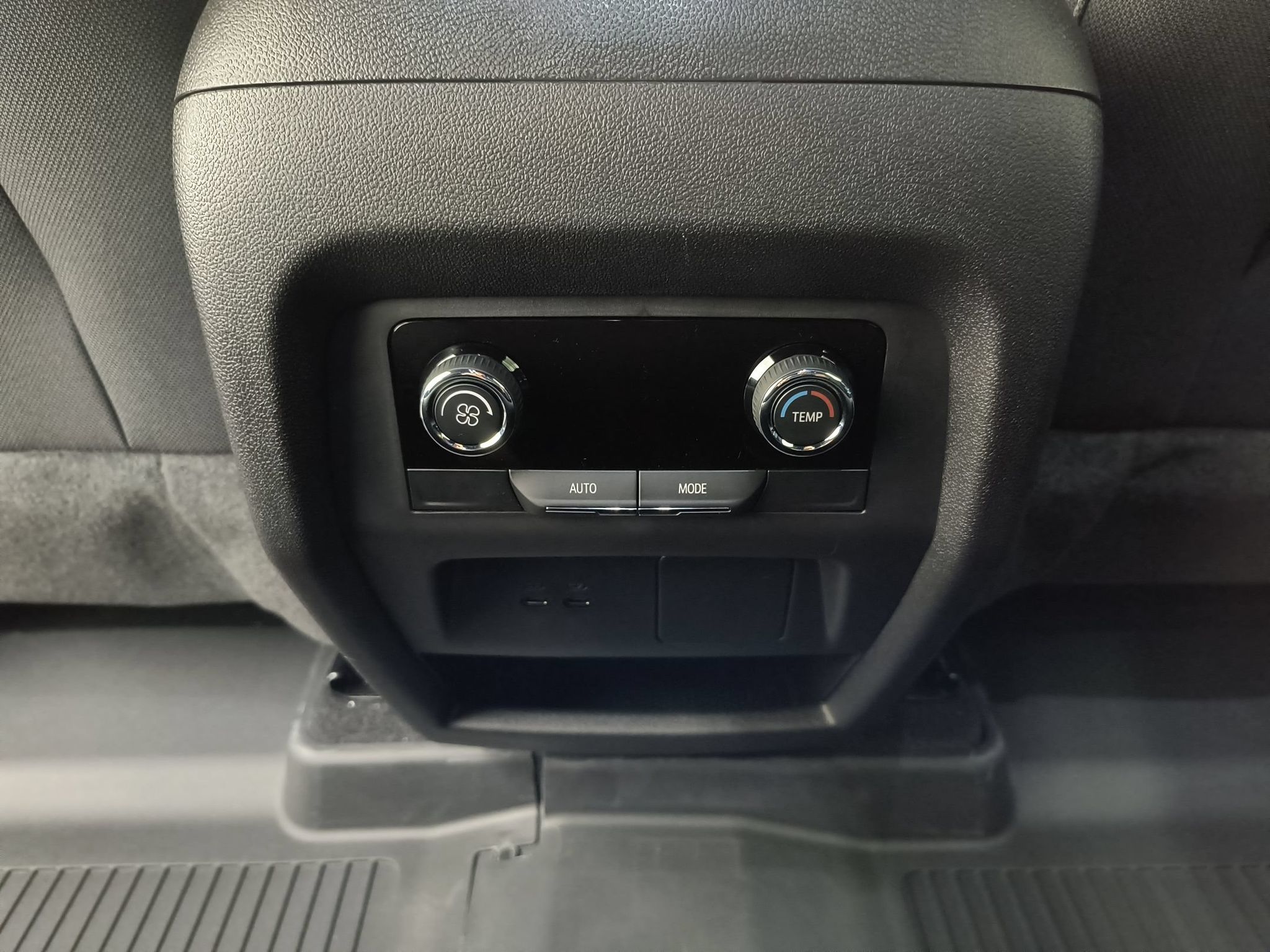 2027 Chevrolet Traverse LT - Photo 27