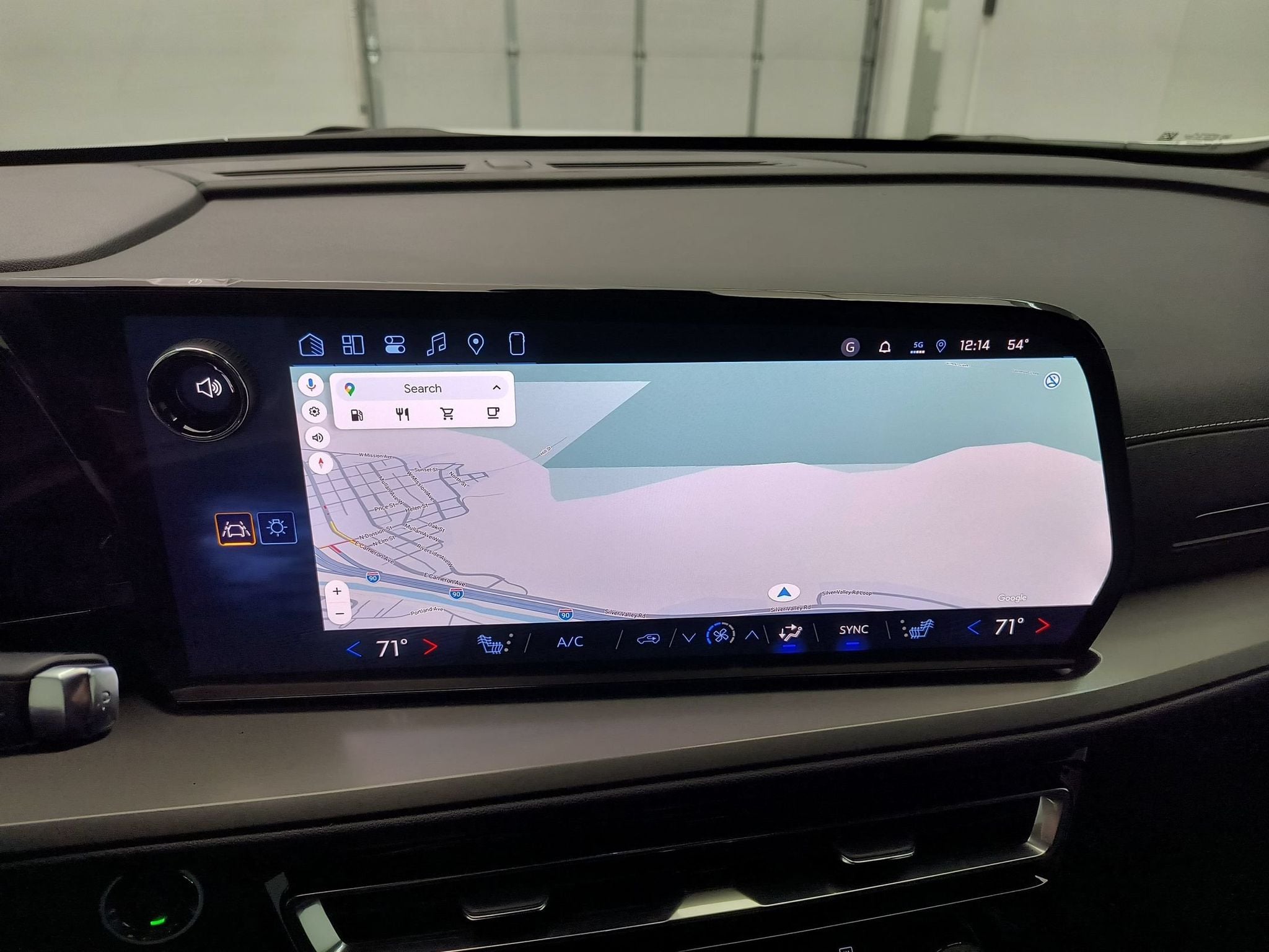 2027 Chevrolet Traverse LT - Photo 17