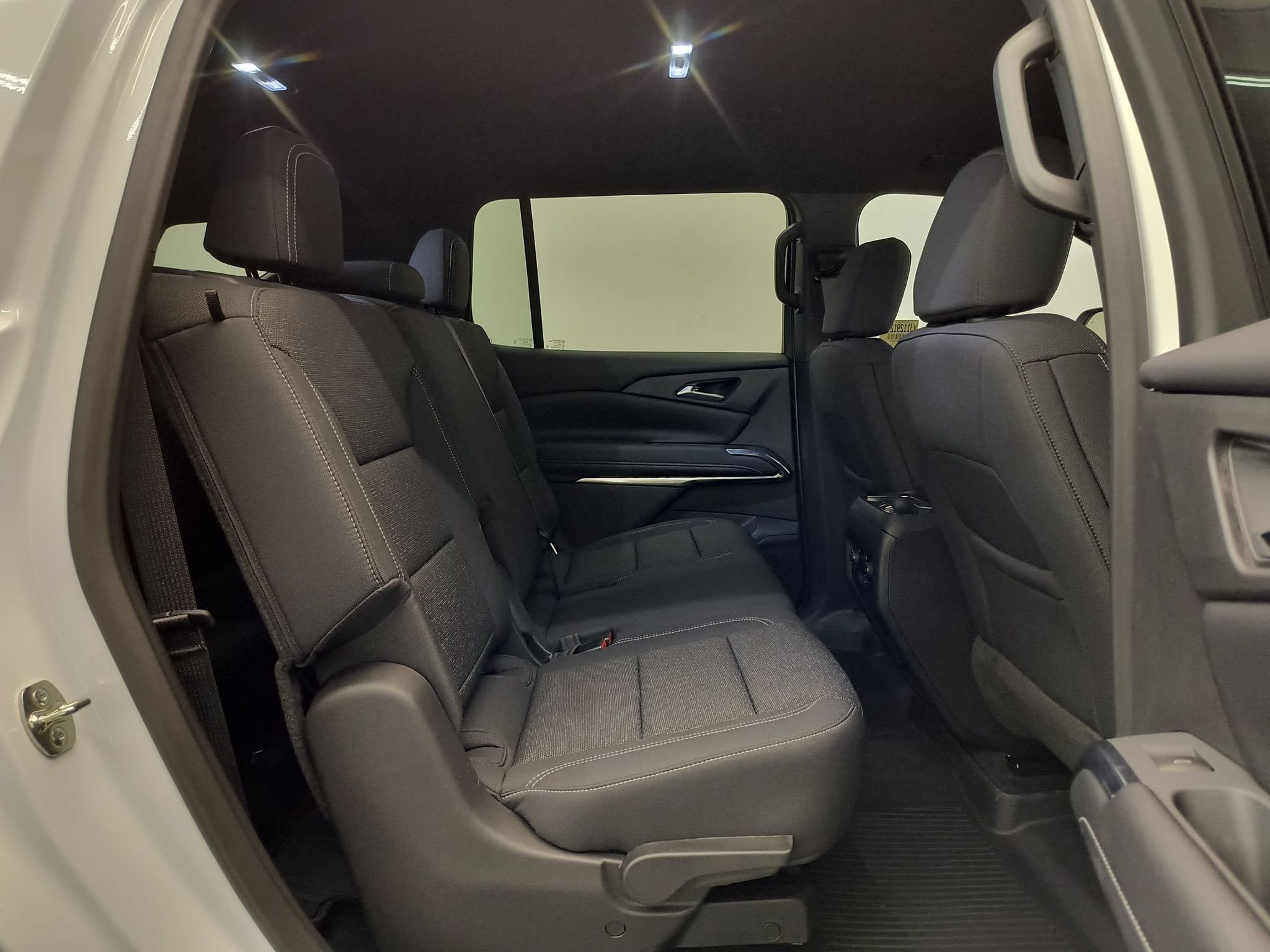 2027 Chevrolet Traverse LT - Photo 30