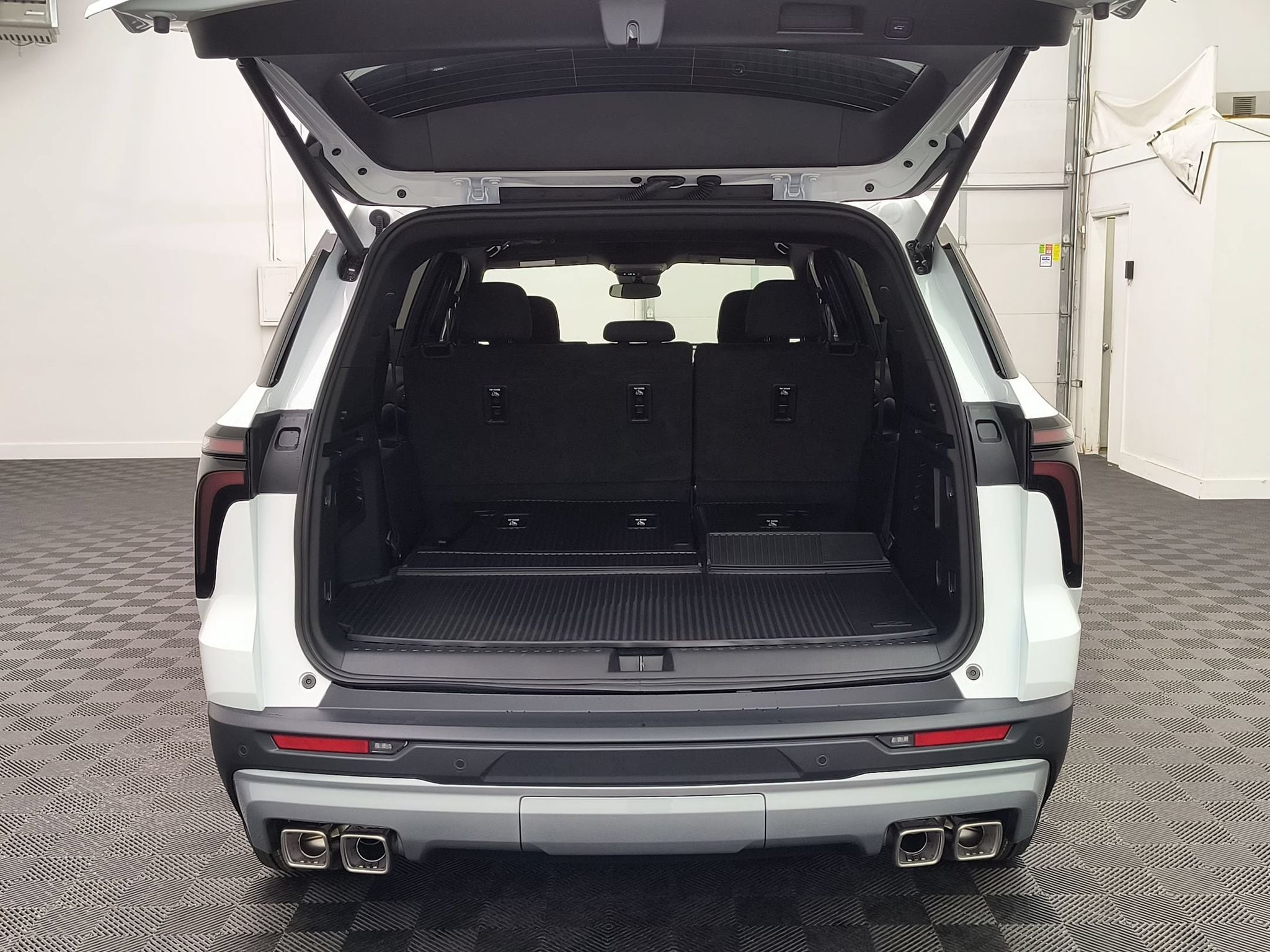 2027 Chevrolet Traverse LT - Photo 23