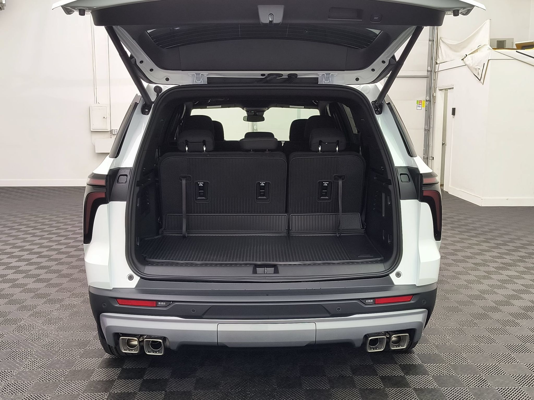 2027 Chevrolet Traverse LT - Photo 22