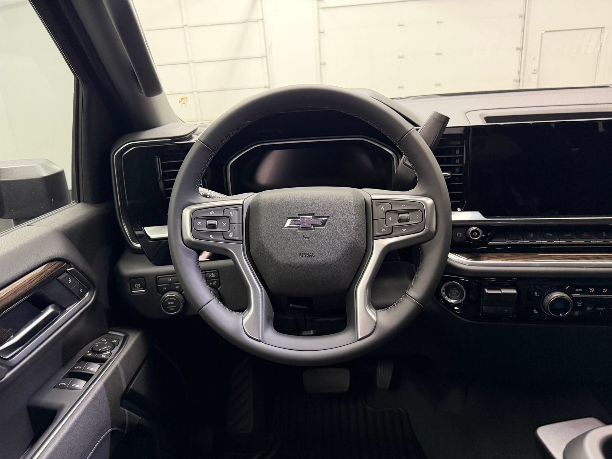 2026 Chevrolet Silverado 3500 HD LT - Photo 25