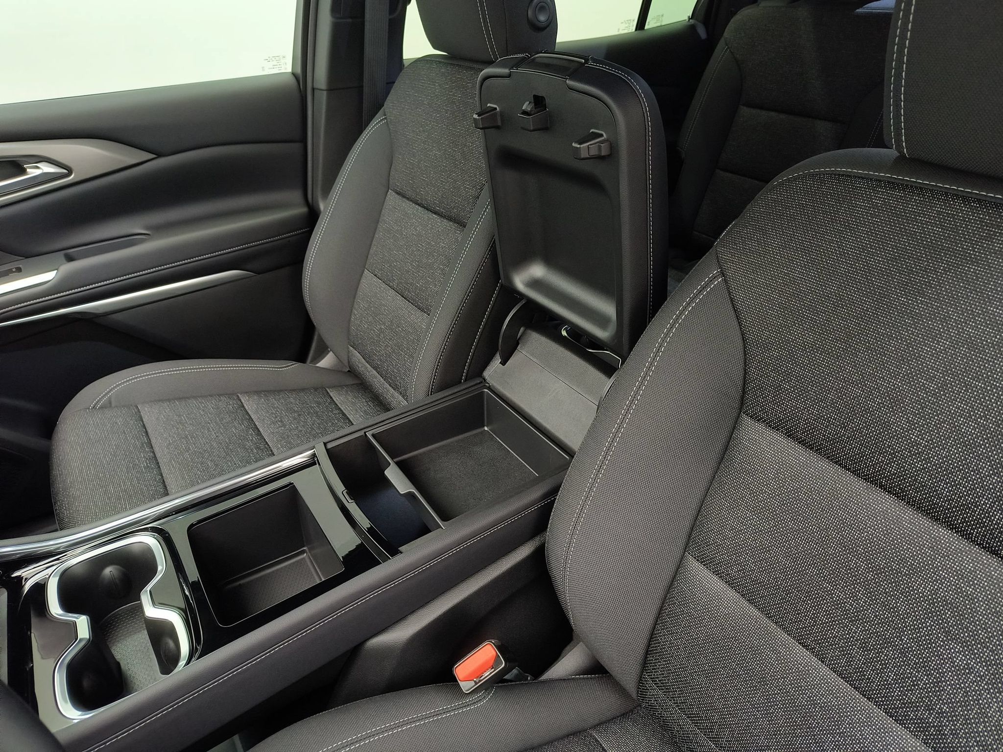 2027 Chevrolet Traverse LT - Photo 29