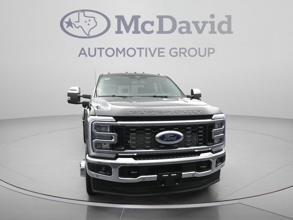 New 2026 Ford F-350 LARIAT Truck Crew Cab