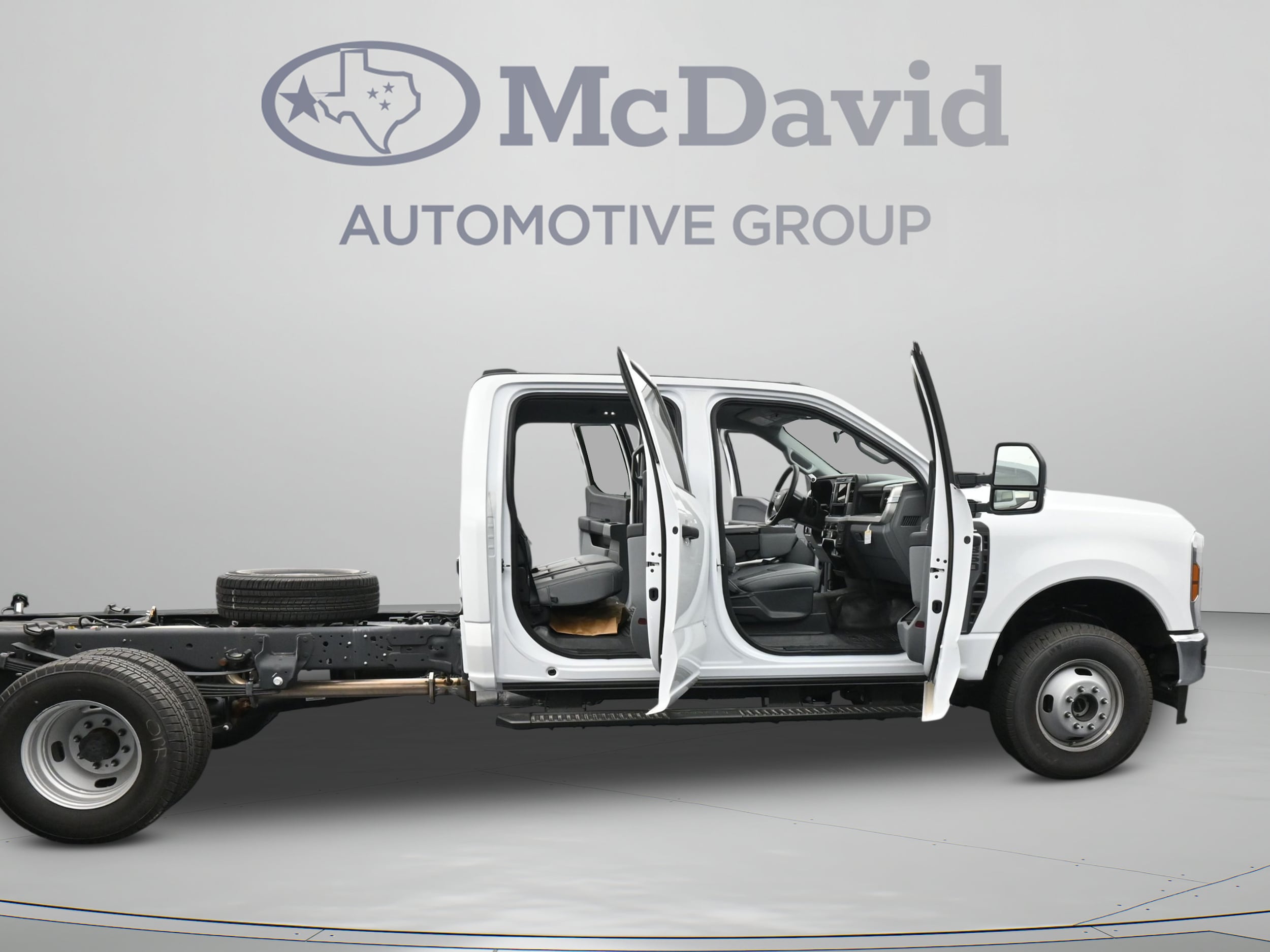 2026 Ford F-350 Super Duty Chassis Cab XL - Photo 26