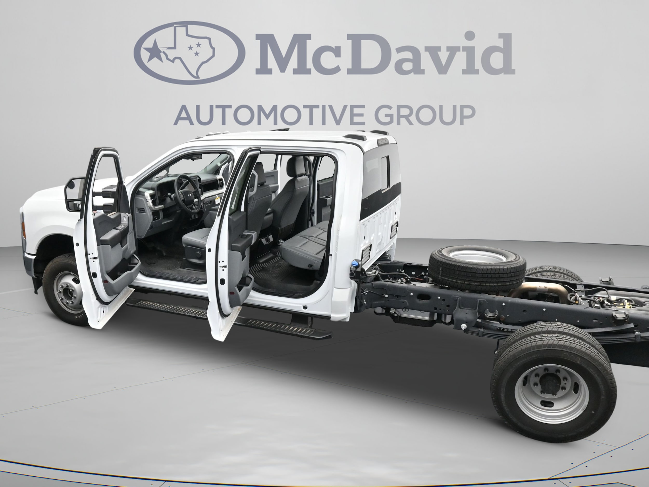 2026 Ford F-350 Super Duty Chassis Cab XL - Photo 30