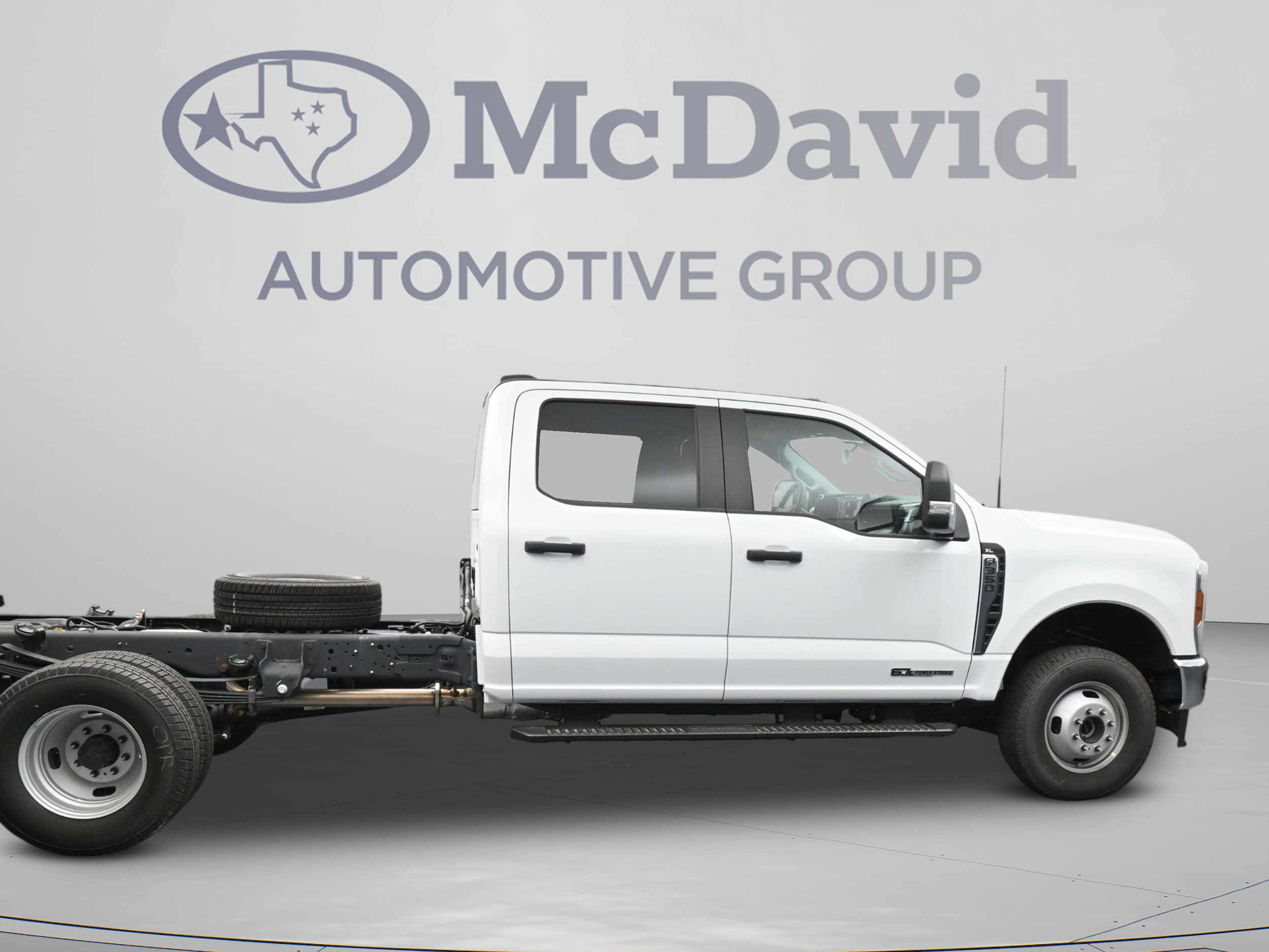 2026 Ford F-350 Super Duty Chassis Cab XL - Photo 9