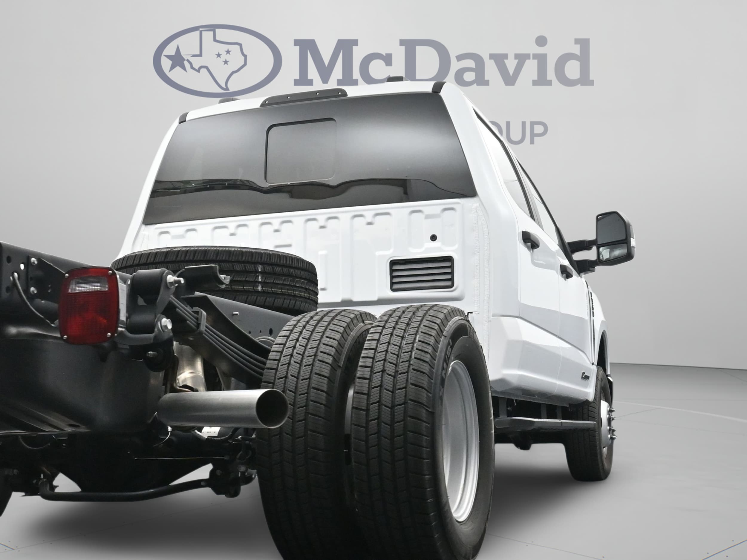 2026 Ford F-350 Super Duty Chassis Cab XL - Photo 16
