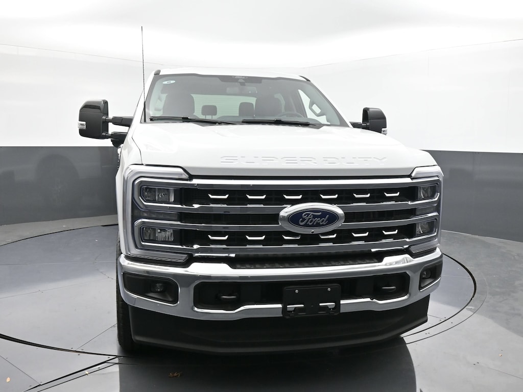 New 2026 Ford F-350 LARIAT Truck Crew Cab