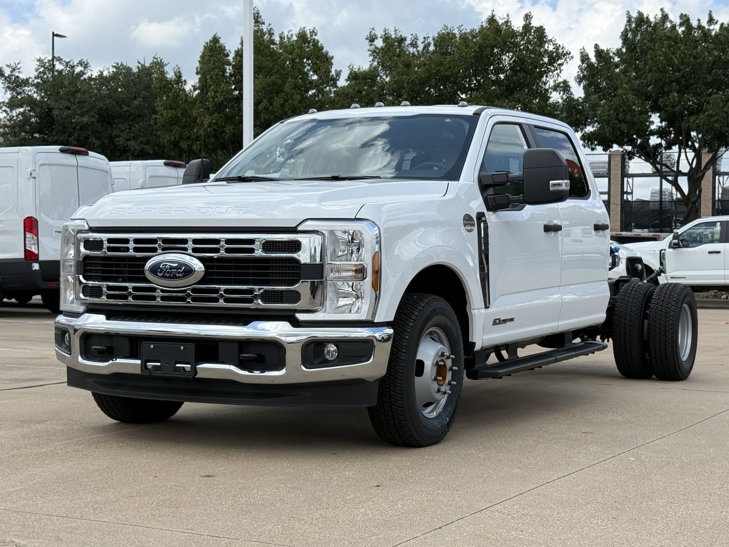 2026 Ford F-350 Chassis Truck Crew Cab 
