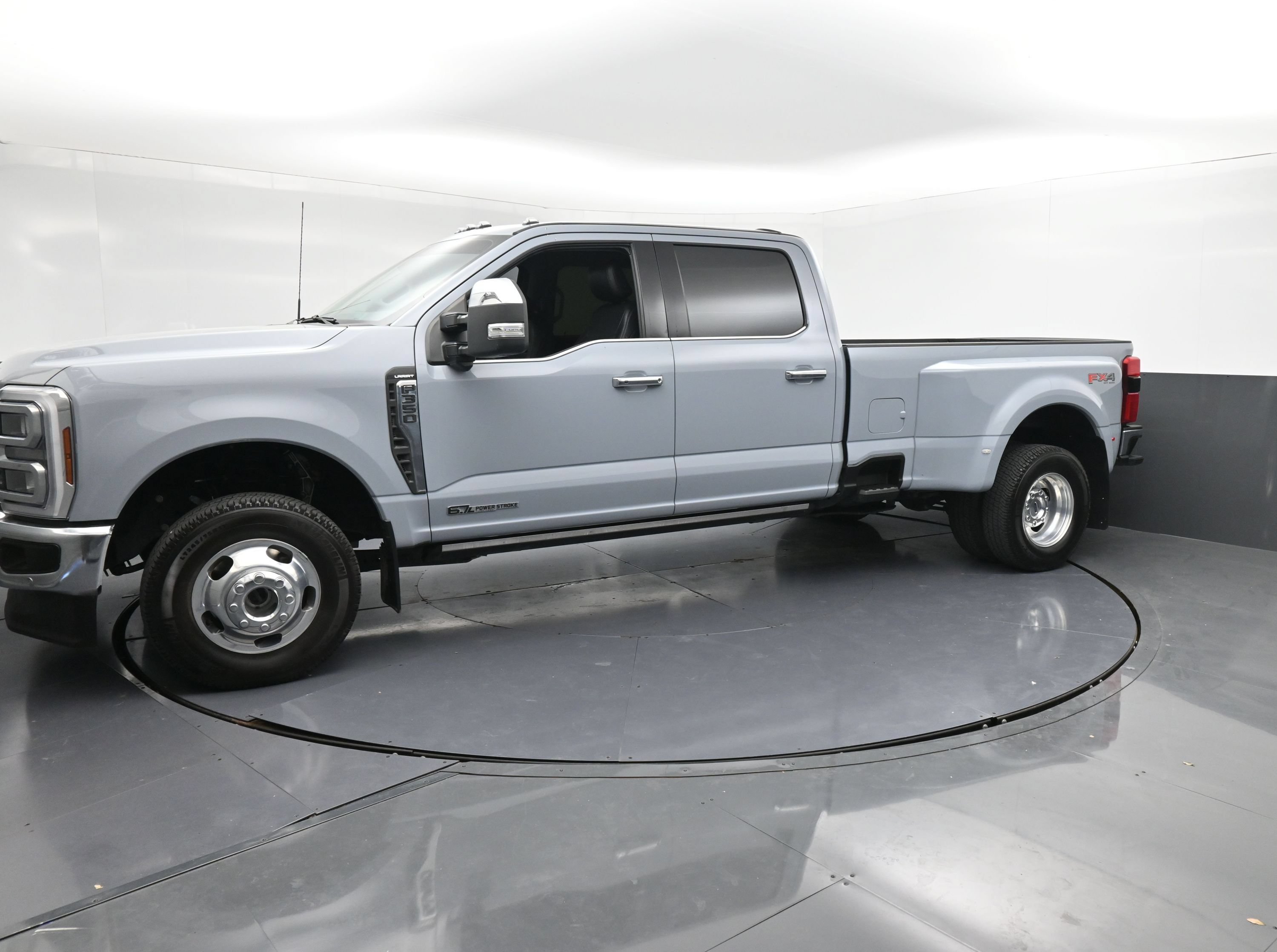 Used 2025 Ford F-350 LARIAT Truck Crew Cab