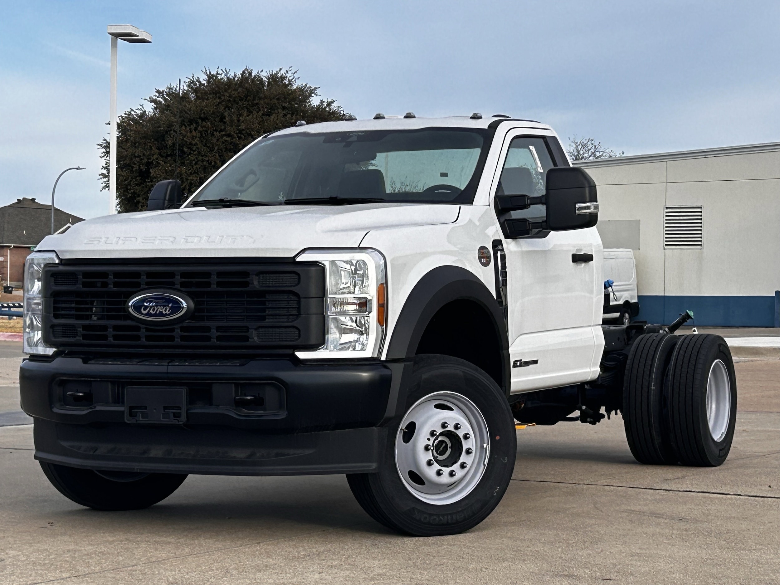 2025 Ford F-600 Super Duty Chassis Cab XL - Photo 2