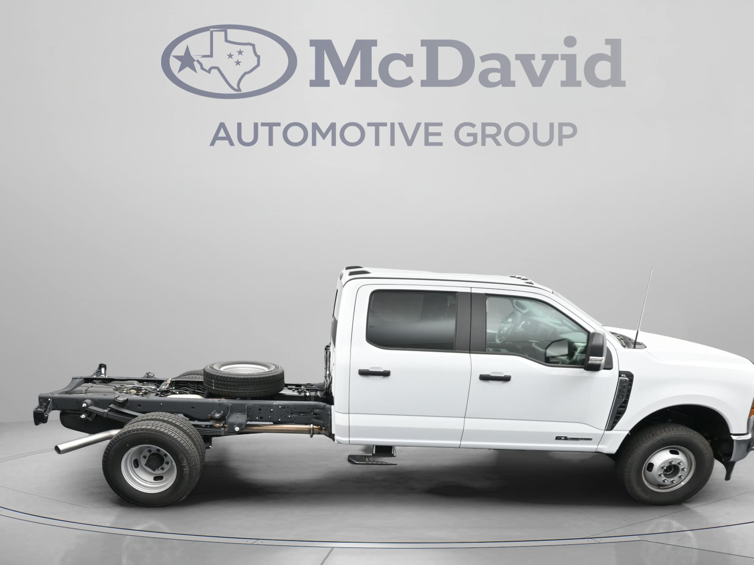 2026 Ford F-350 Super Duty Chassis Cab XL - Photo 25