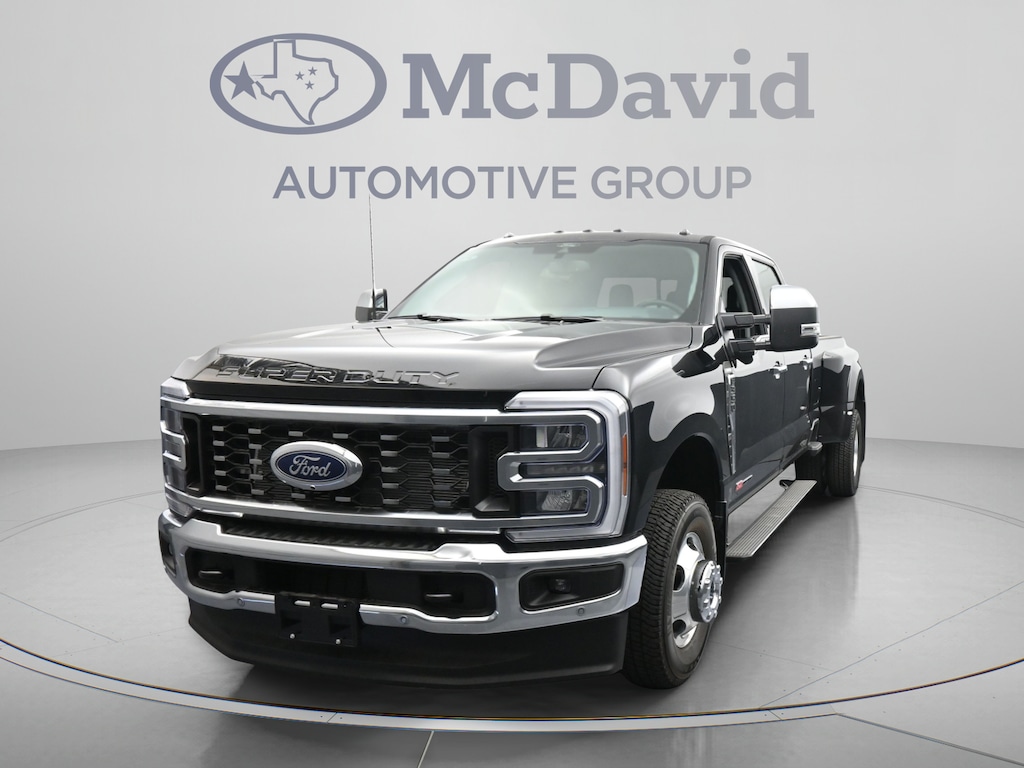 New 2026 Ford F-350 LARIAT Truck Crew Cab