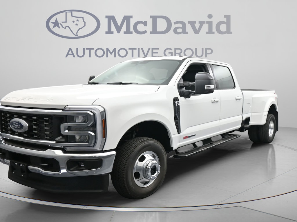 New 2026 Ford F-350 LARIAT Truck Crew Cab