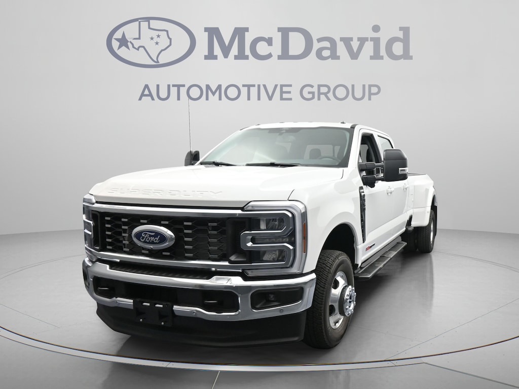 New 2026 Ford F-350 LARIAT Truck Crew Cab