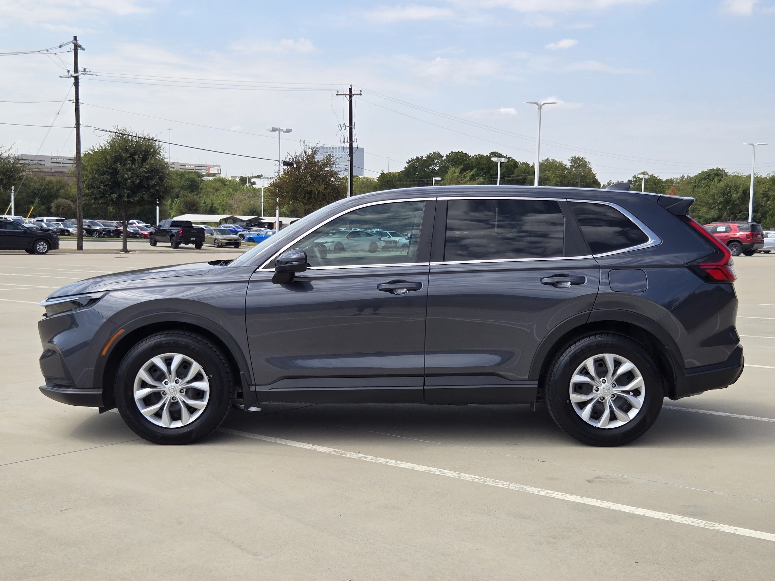 2025 Honda CR-V LX - Photo 5