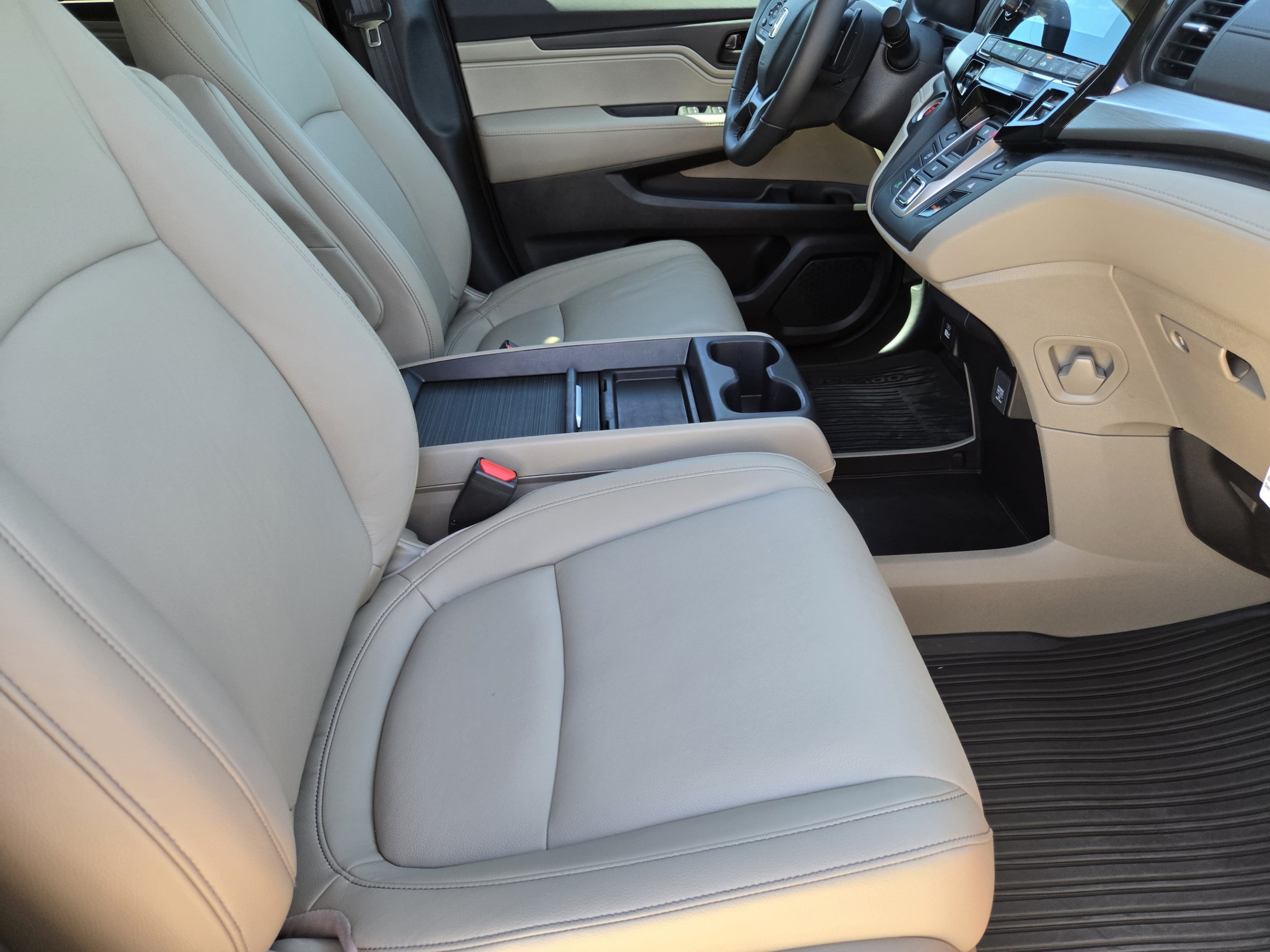 2024 Honda Odyssey EX-L - Photo 10