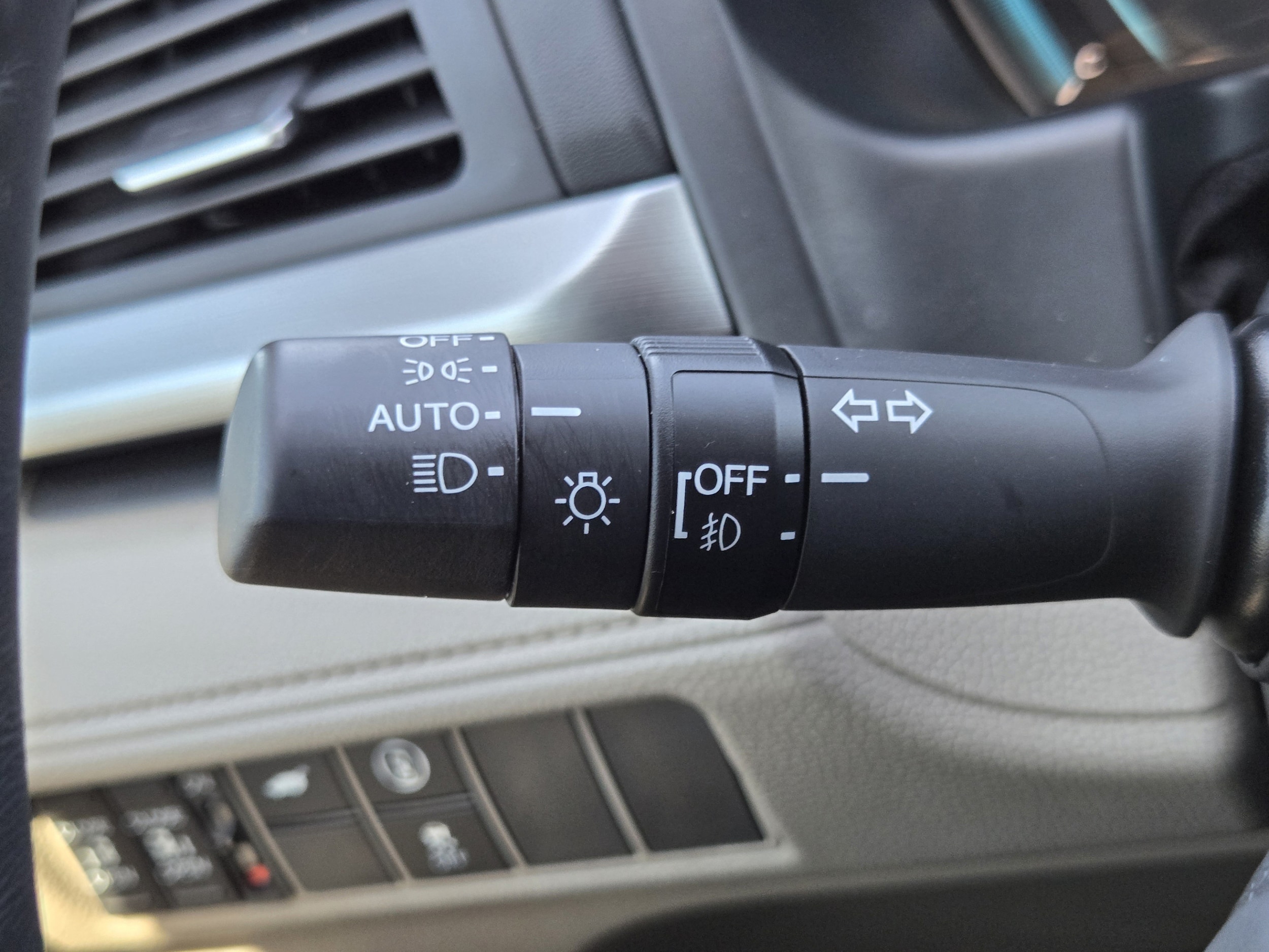 2024 Honda Odyssey EX-L - Photo 17