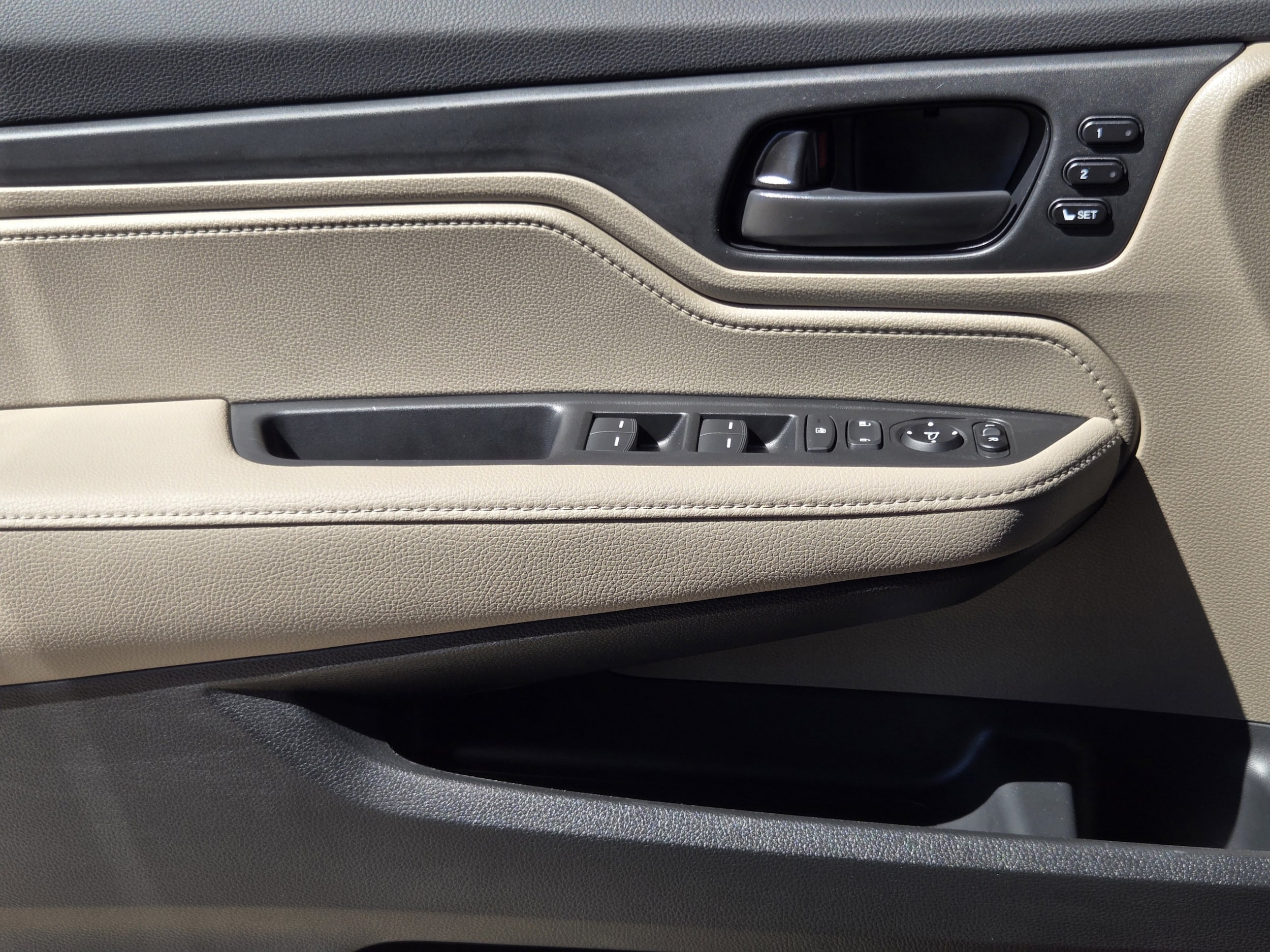 2024 Honda Odyssey EX-L - Photo 19