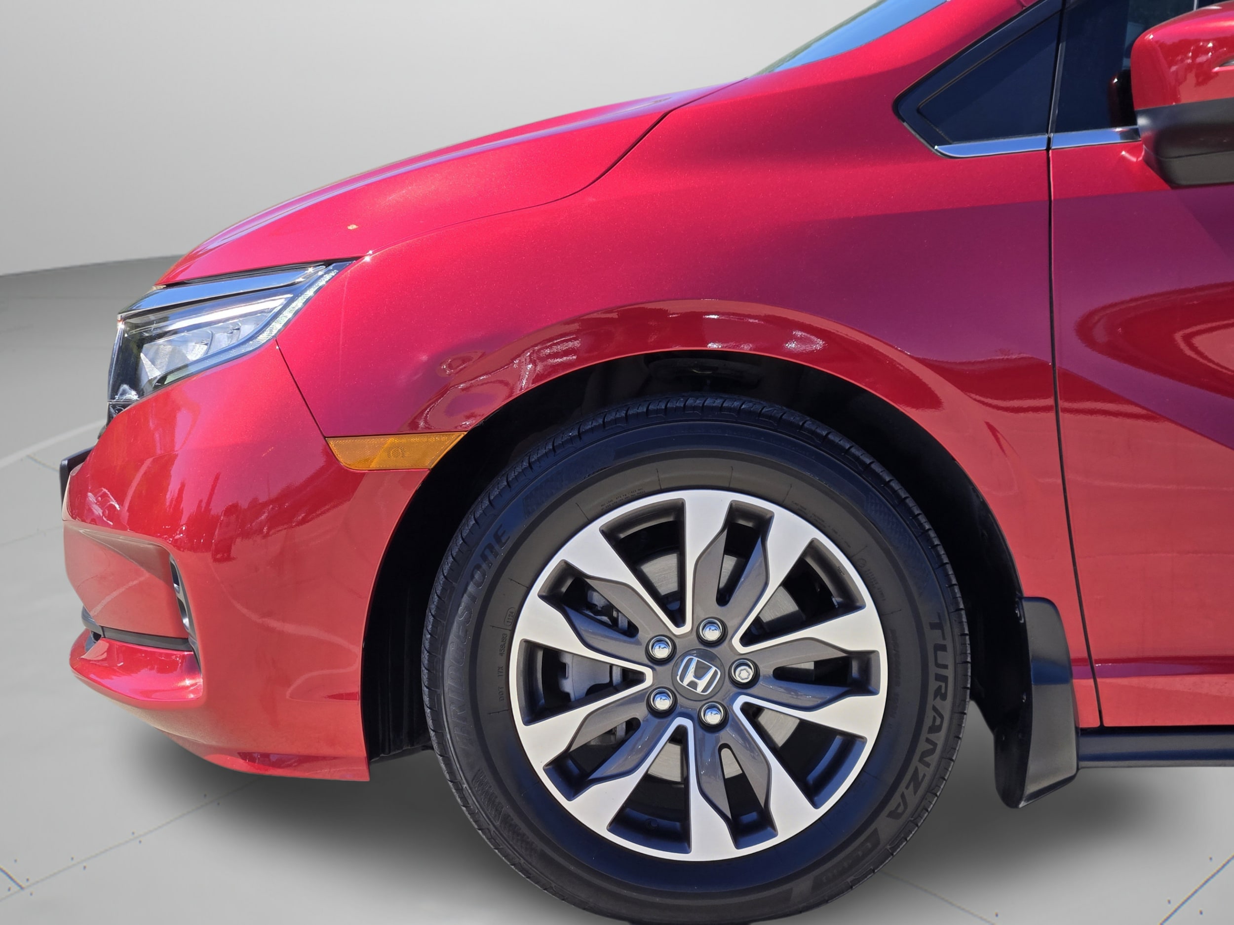 2024 Honda Odyssey EX-L - Photo 30