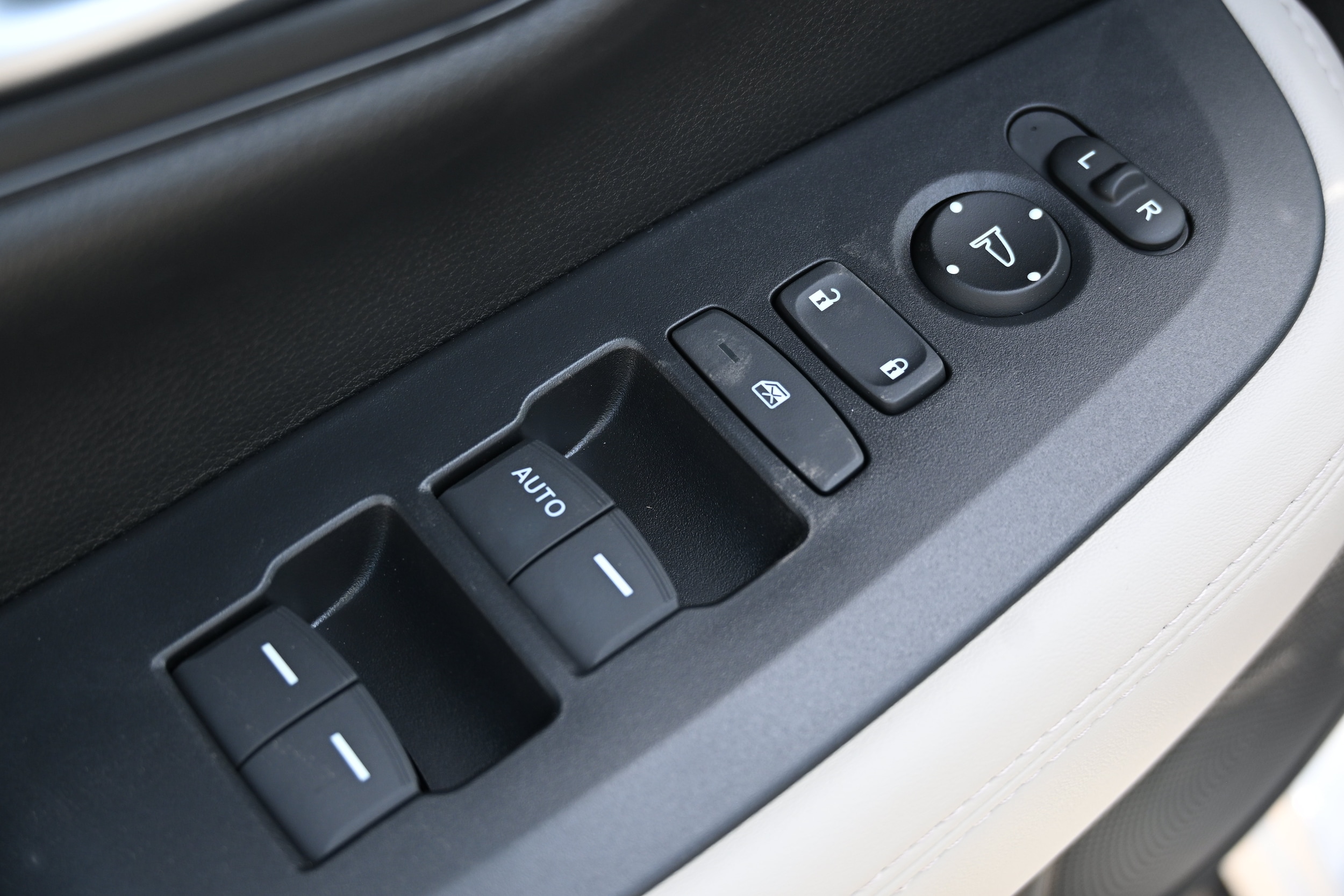 2027 Honda HR-V LX - Photo 18