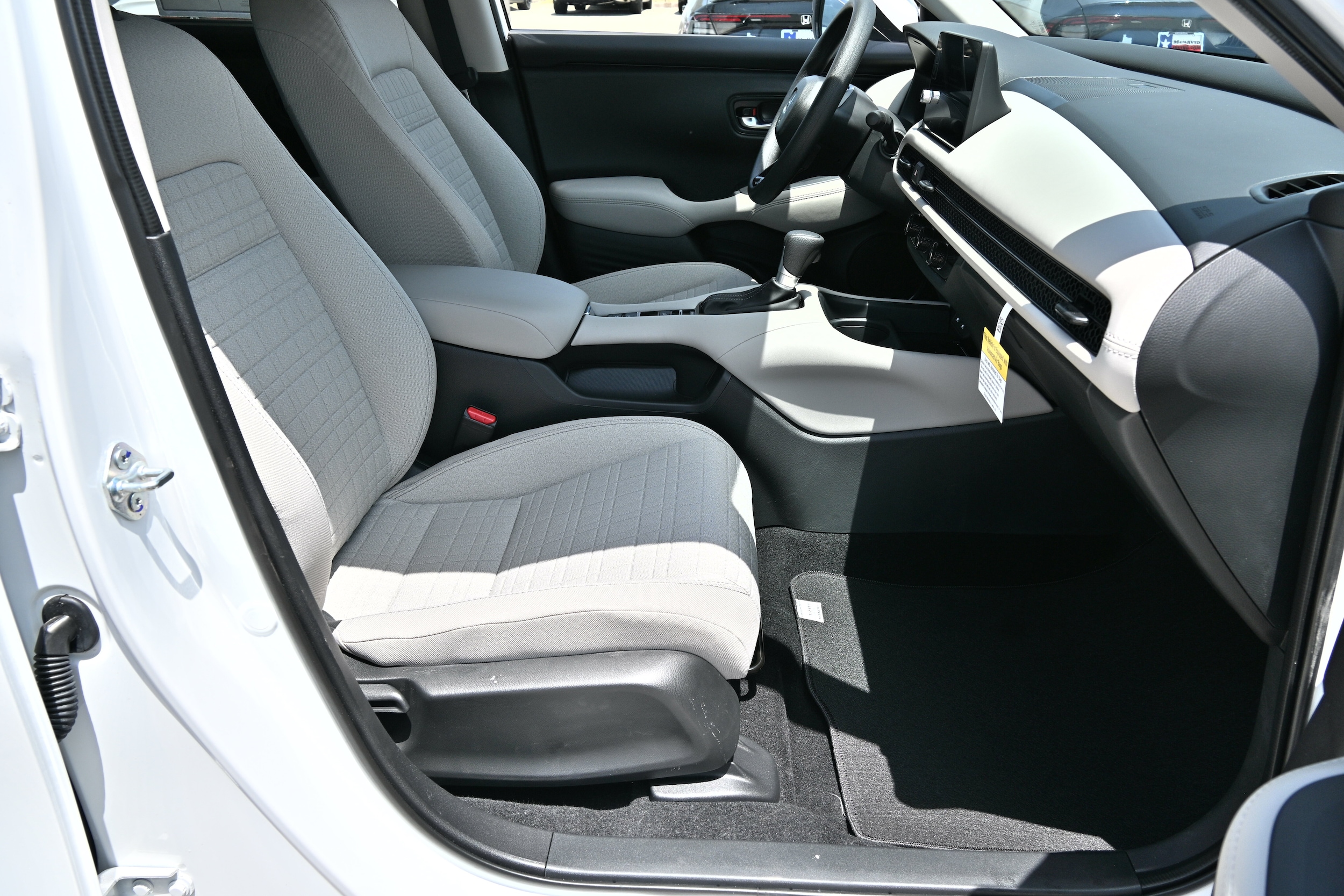 2027 Honda HR-V LX - Photo 16