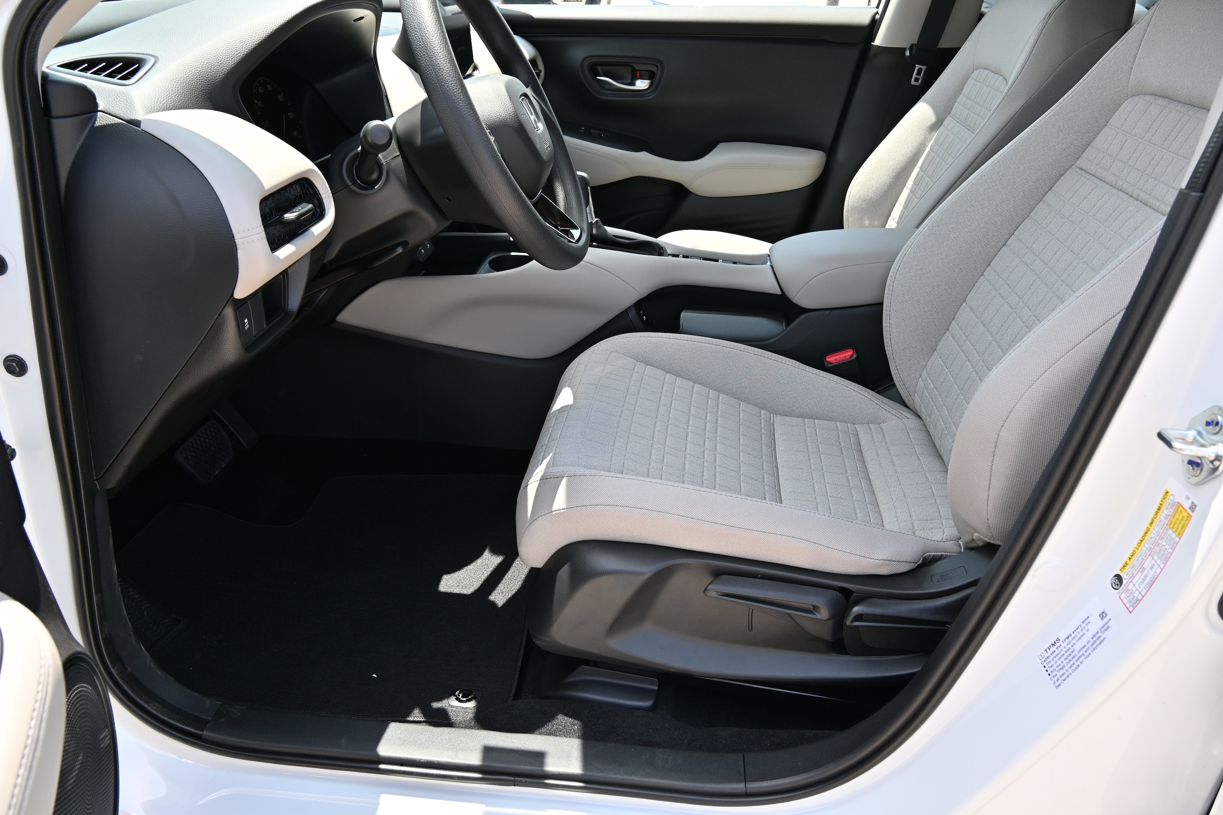 2027 Honda HR-V LX - Photo 19