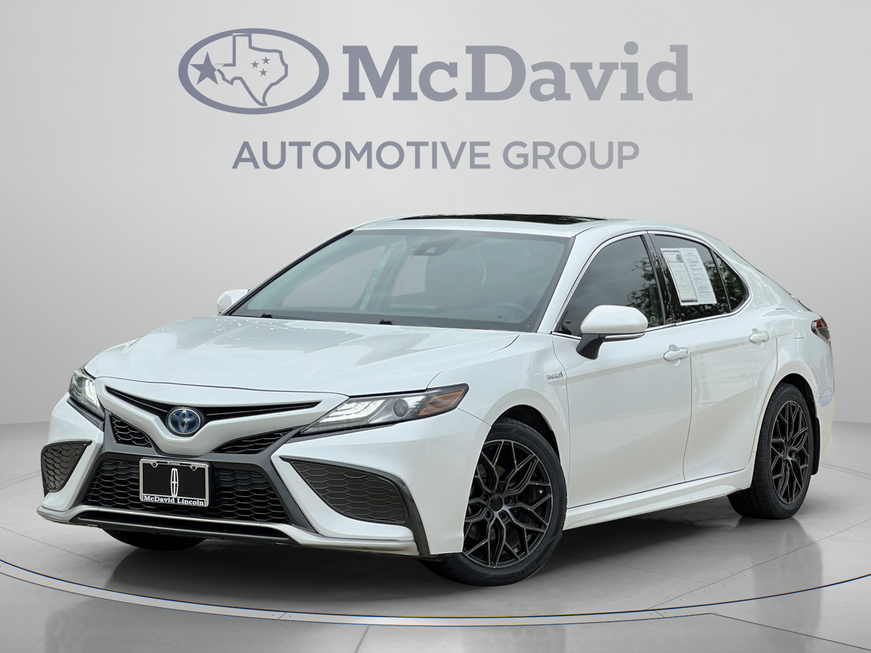 Used 2021 Toyota Camry Hybrid XSE Sedan