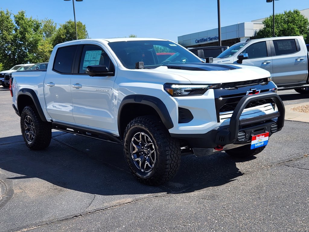 2025 Chevrolet Colorado ZR2 - Photo 5