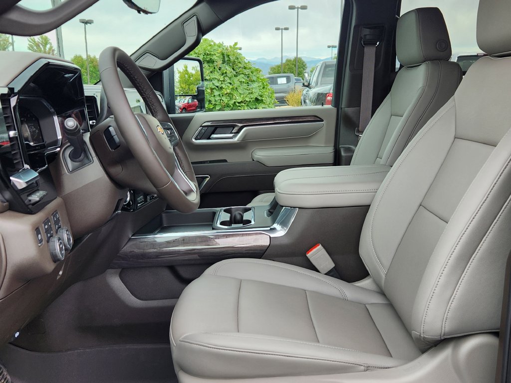 2025 Chevrolet Silverado 2500 HD LTZ - Photo 9