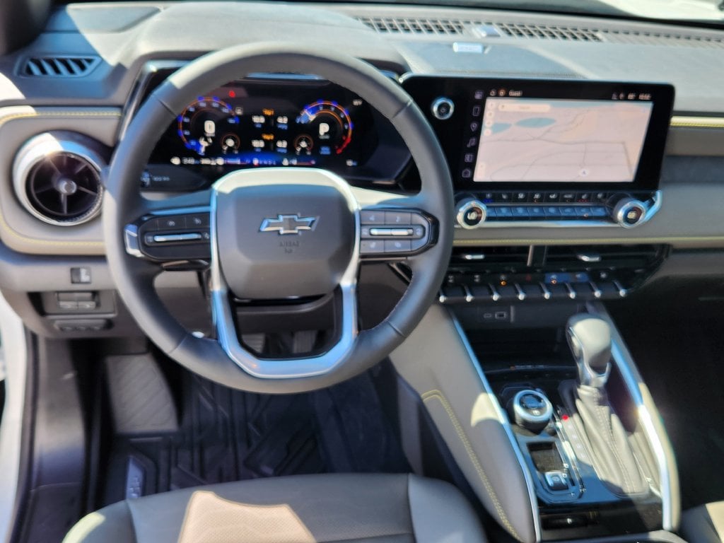 2025 Chevrolet Colorado ZR2 - Photo 11