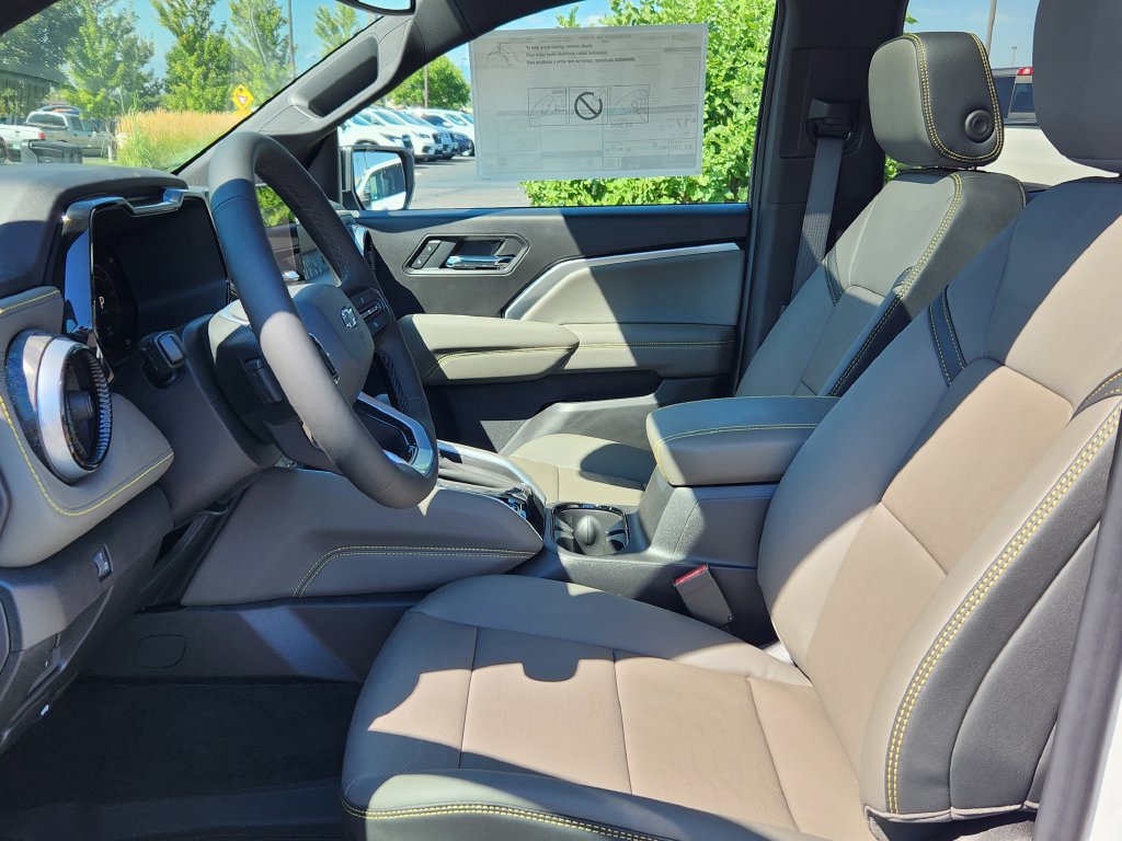 2025 Chevrolet Colorado ZR2 - Photo 10