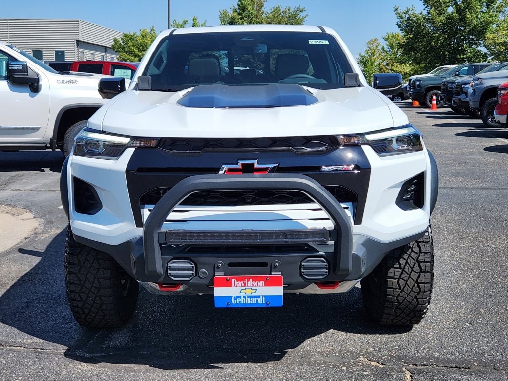 2025 Chevrolet Colorado ZR2 - Photo 6