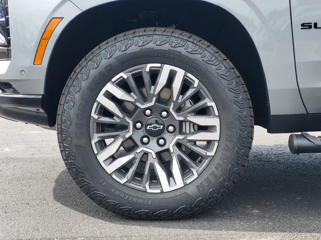 New 2026 Chevrolet Suburban Z71 SUV