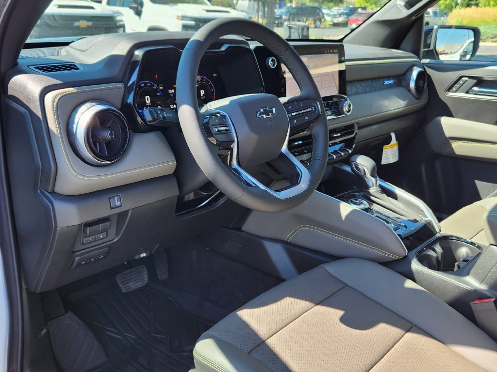 2025 Chevrolet Colorado ZR2 - Photo 9