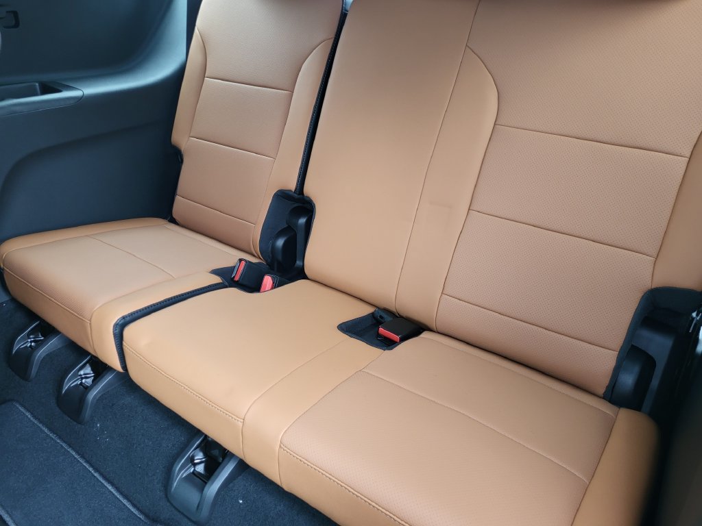 2027 Chevrolet Traverse Z71 - Photo 12