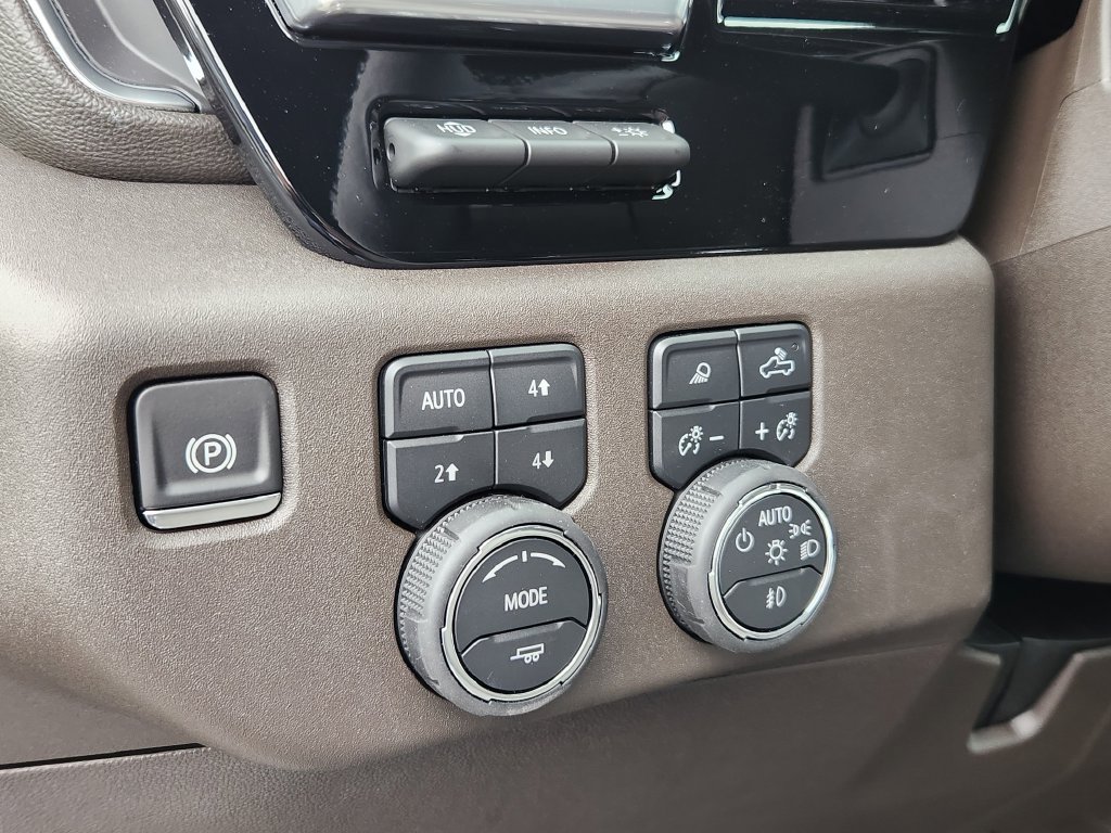 2025 Chevrolet Silverado 2500 HD LTZ - Photo 19