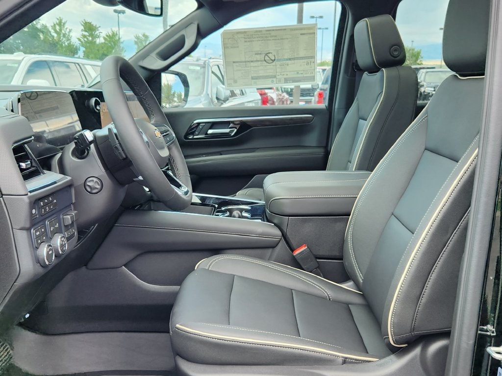 2026 Chevrolet Suburban Premier - Photo 8