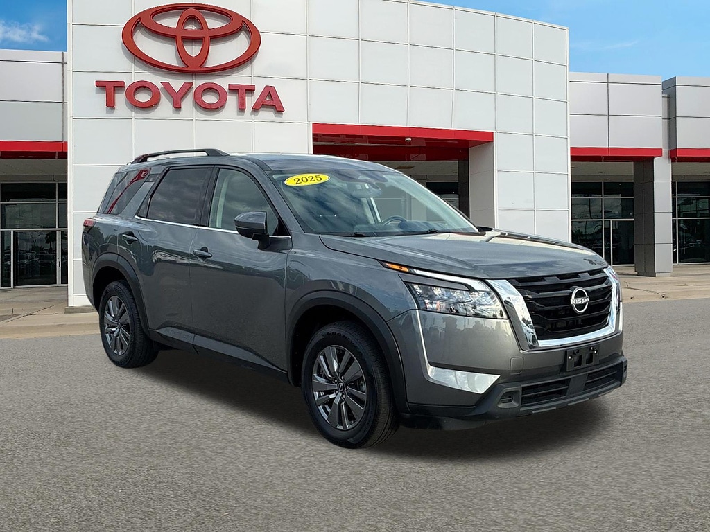Used 2025 Nissan Pathfinder SUV