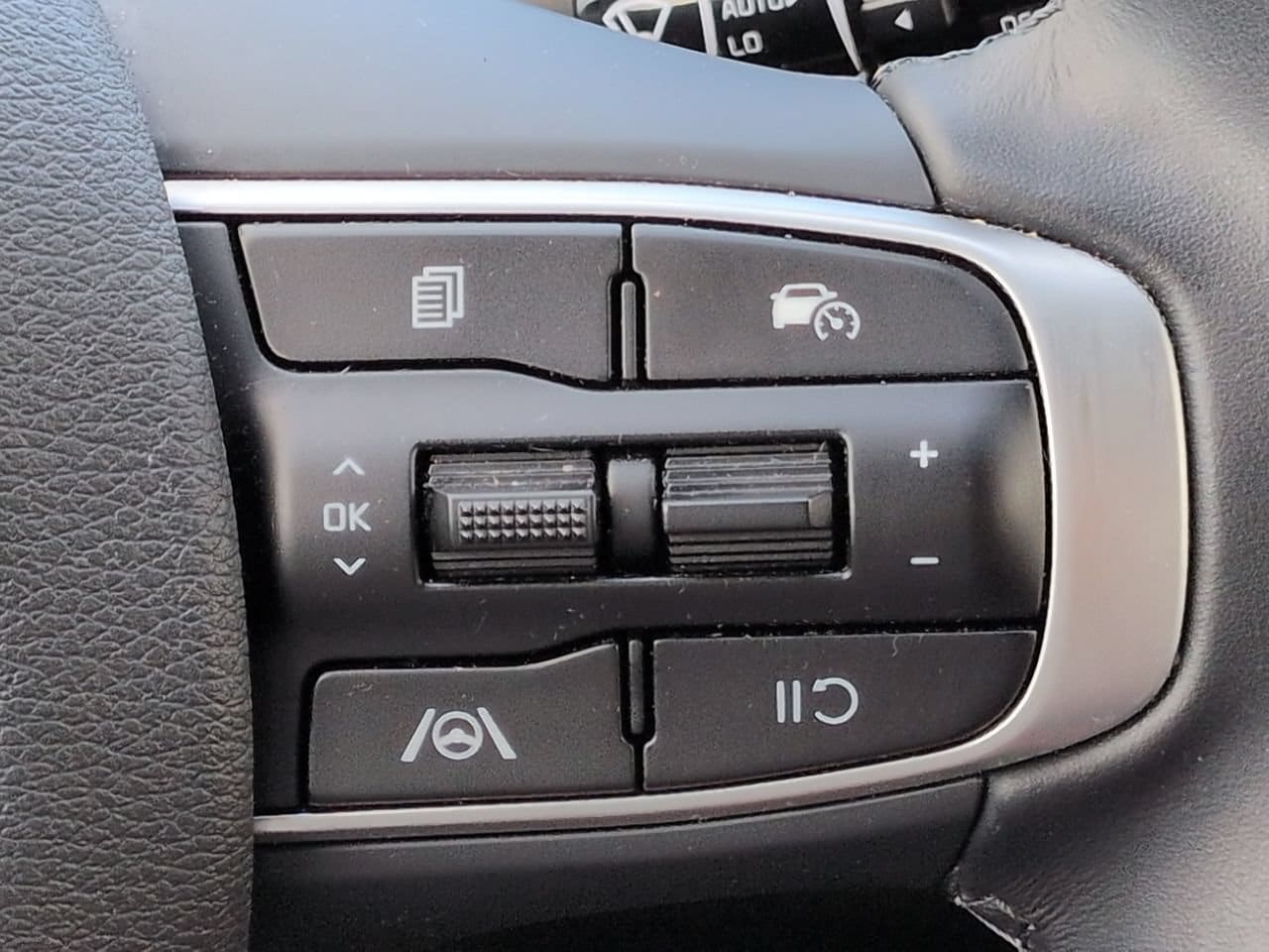 2023 Kia Sportage EX - Photo 26