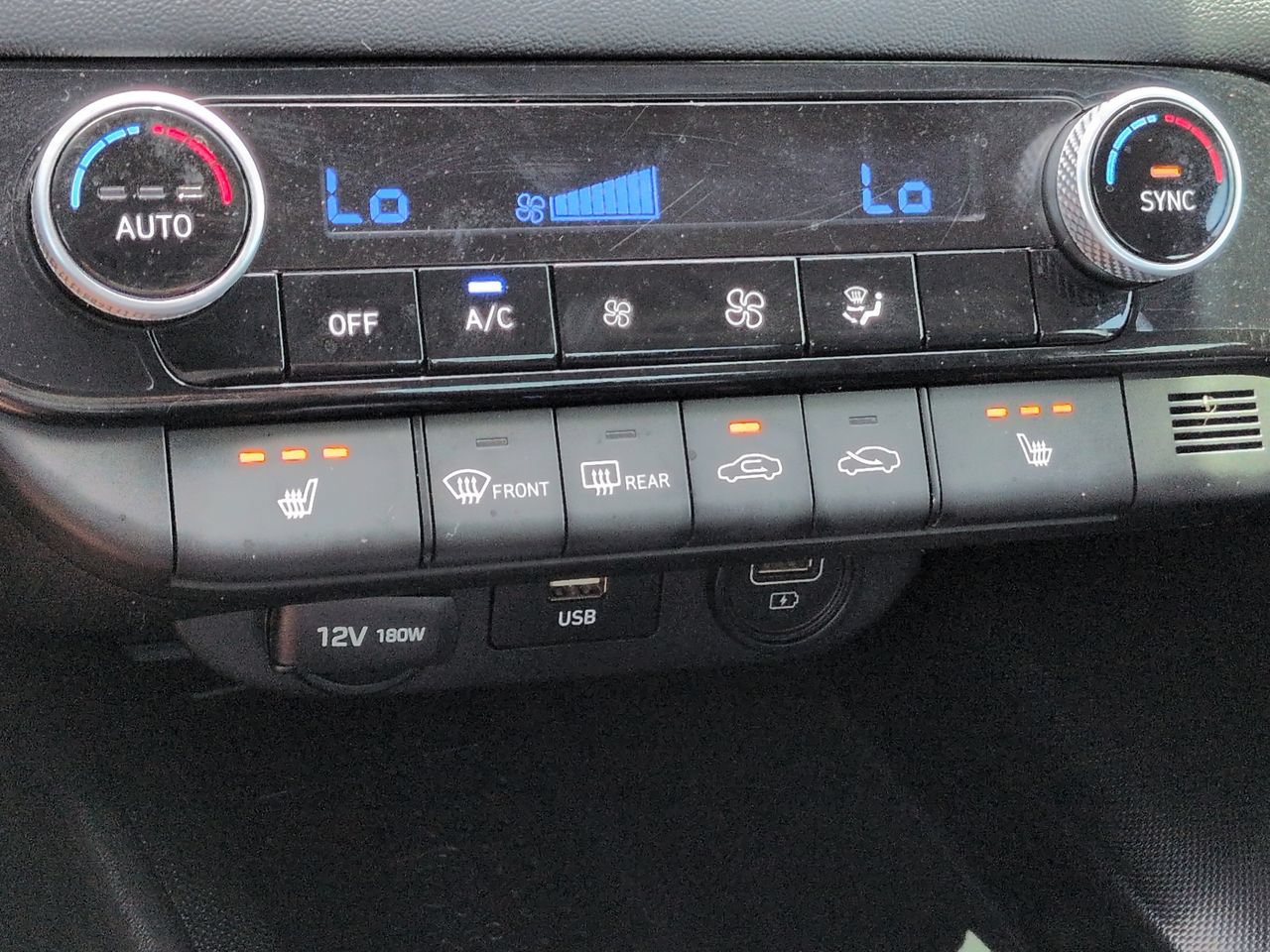 2021 Hyundai Elantra Limited - Photo 23
