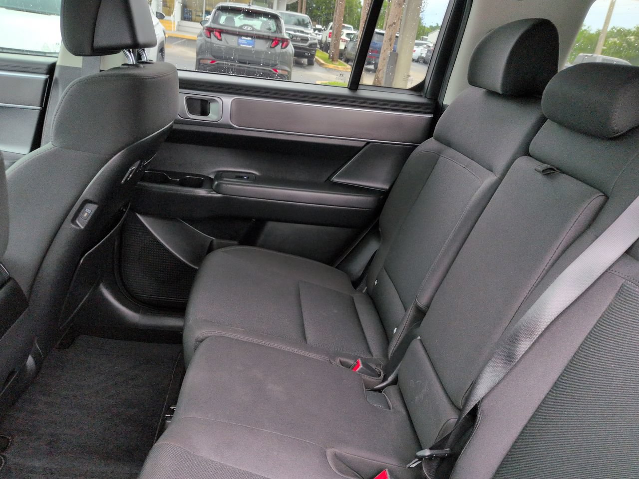 2025 Hyundai Santa Fe SE - Photo 13